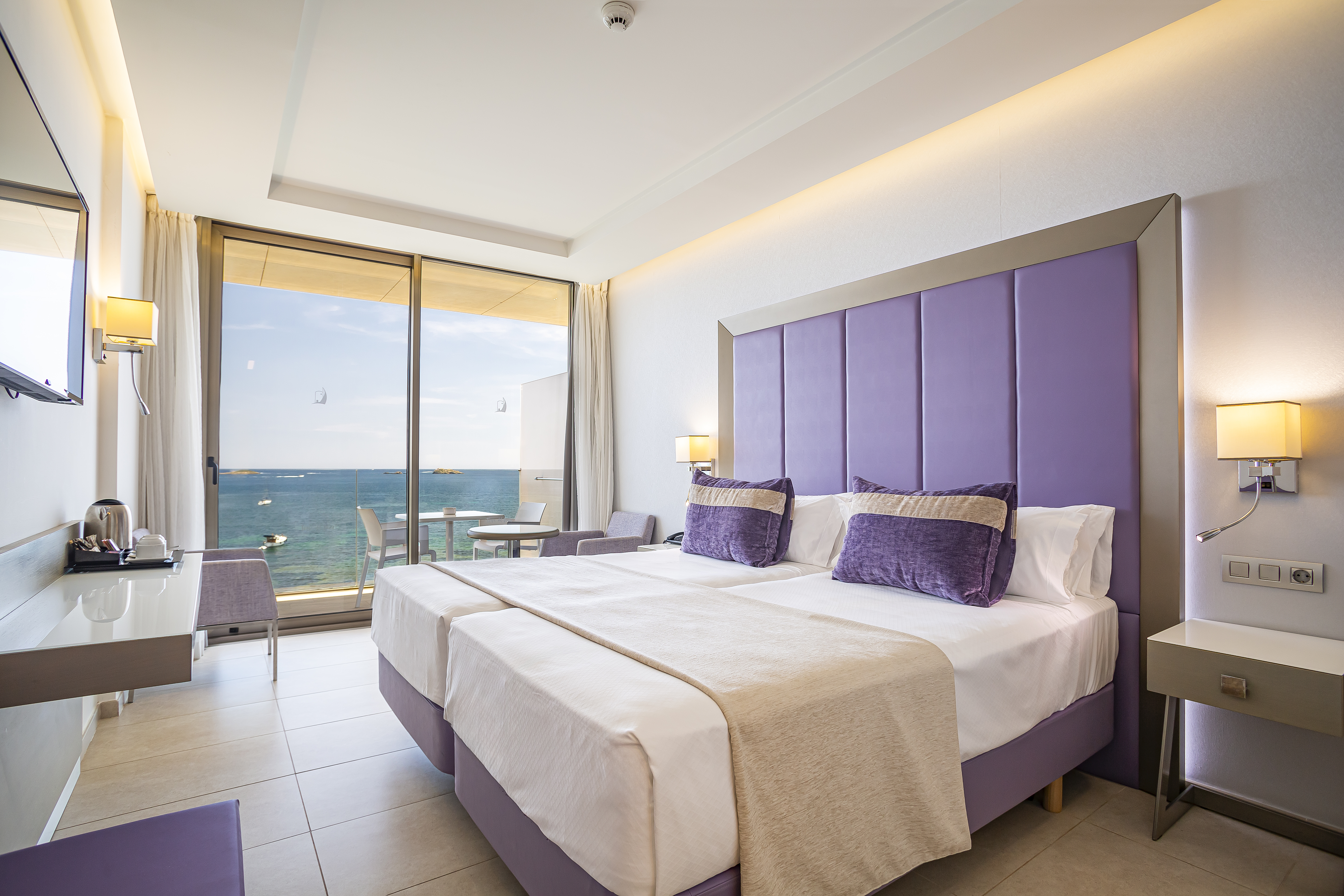 Double or Twin Sea View with Air Conditioning