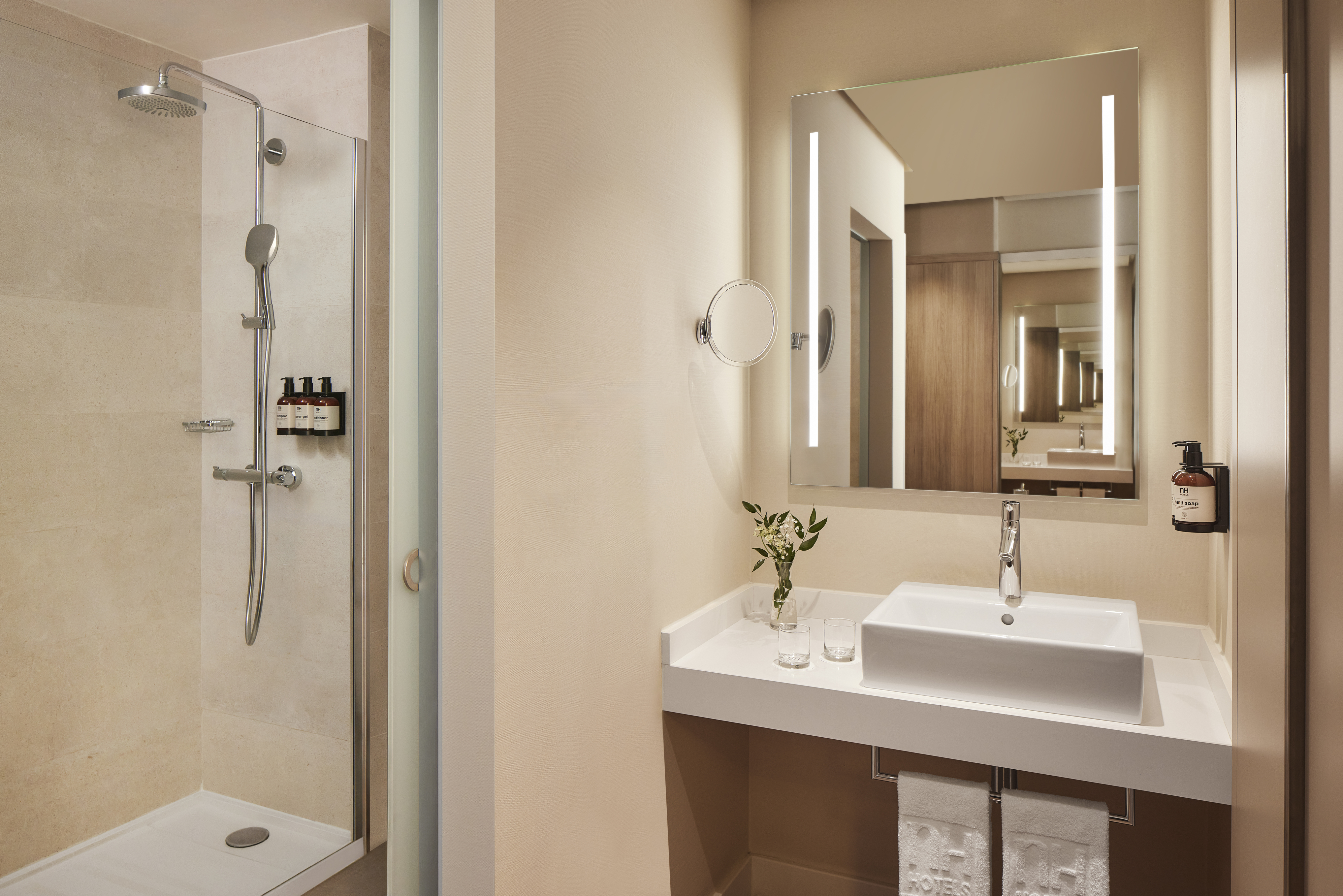 Family Room Connecting Room