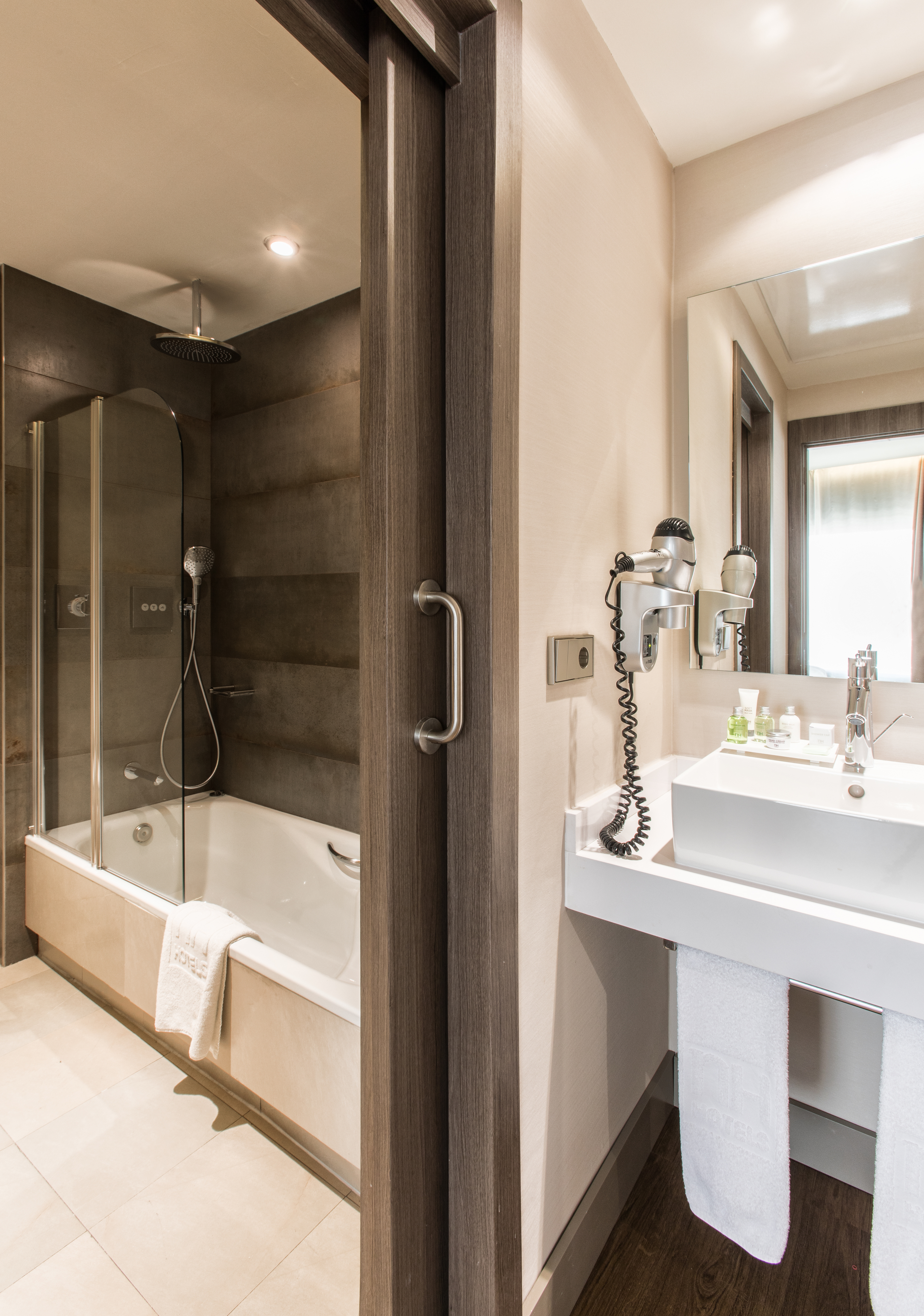 Family Room Capacity 3