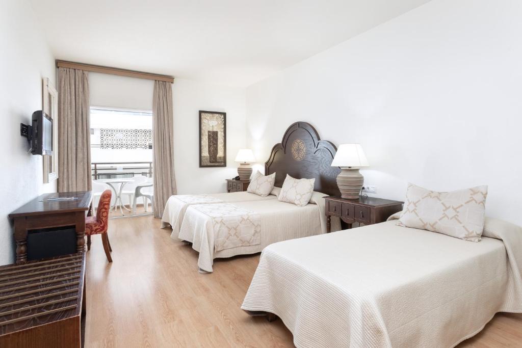 Family Room Capacity 4