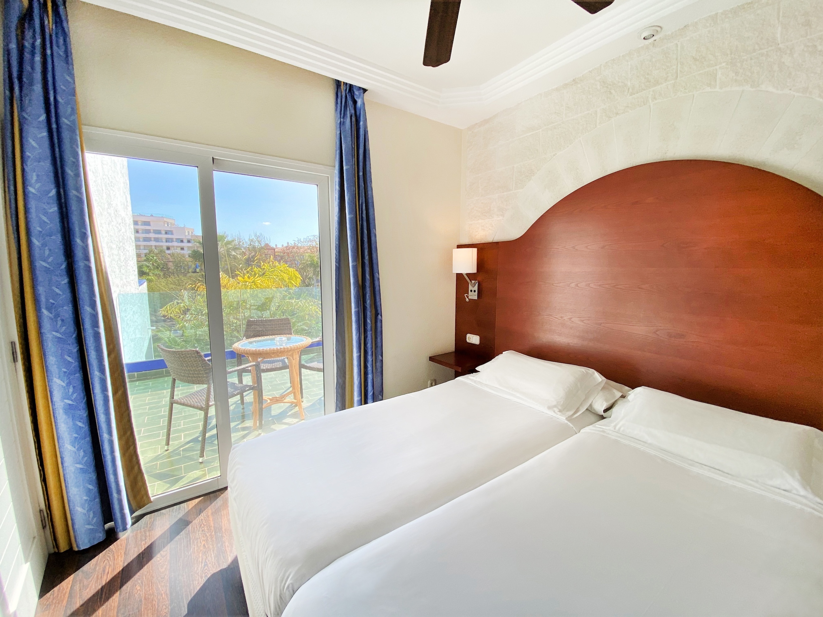 Double or Twin Standard