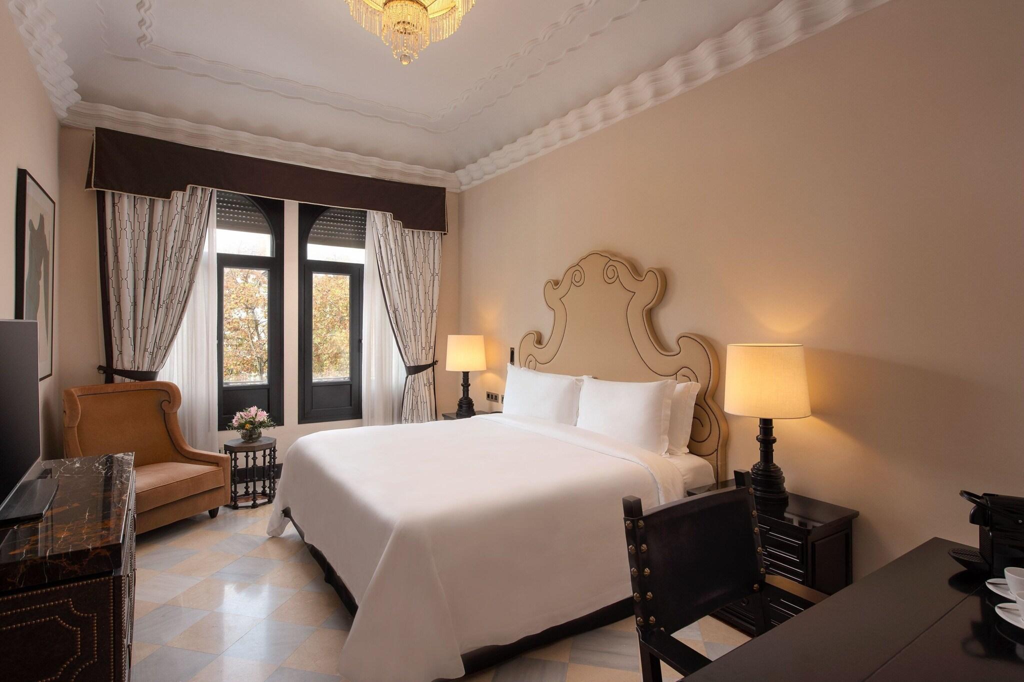 Double Deluxe King Bed