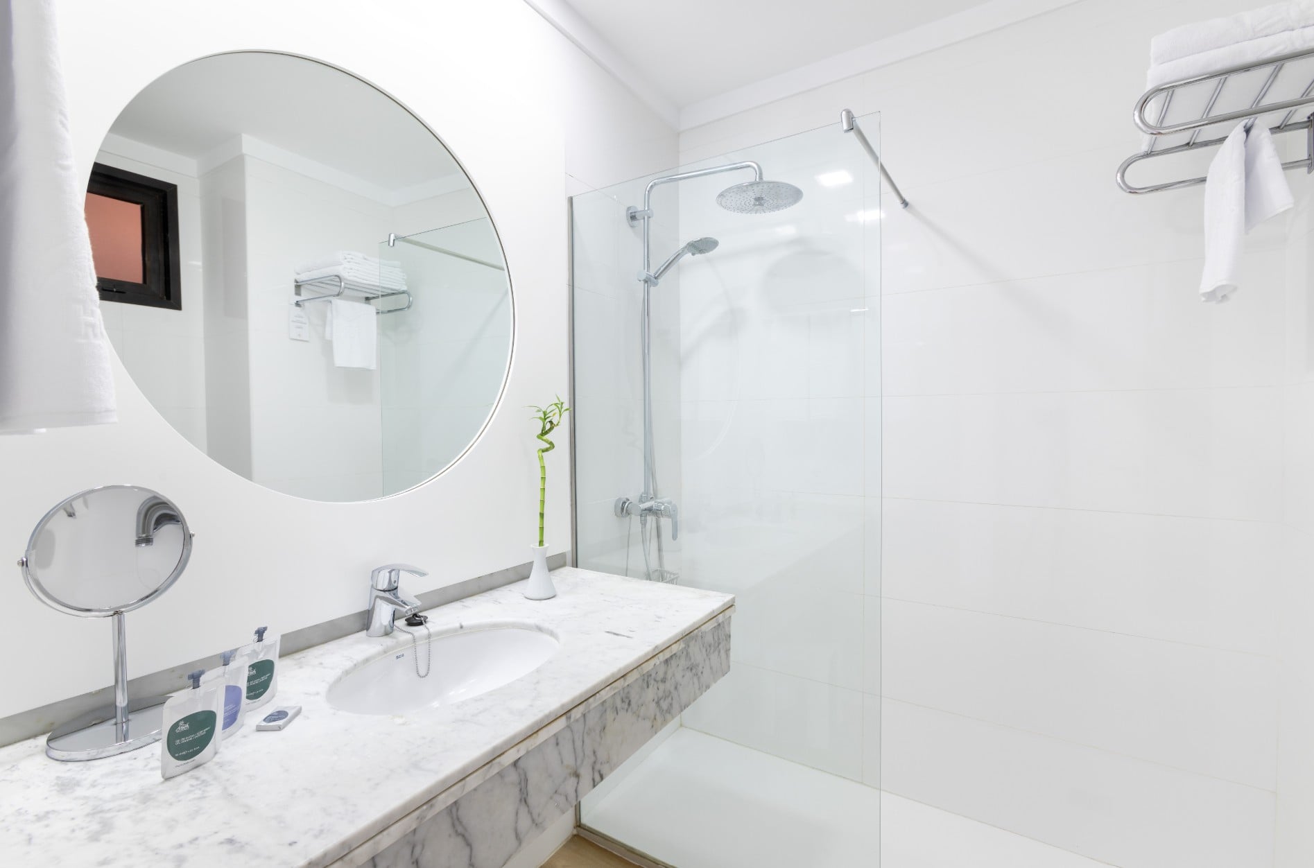 Double Single Pool View