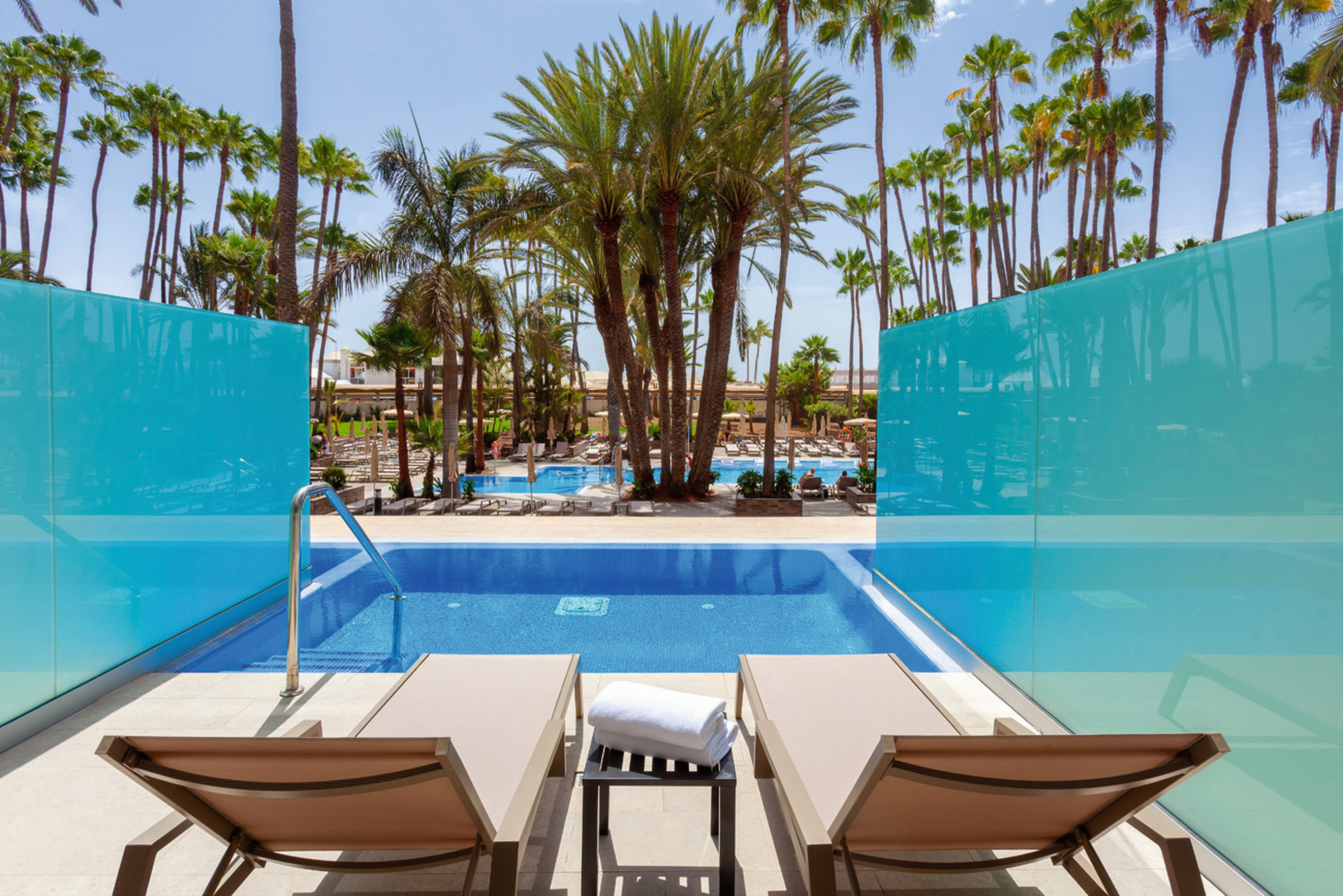 Double or Twin with Private Pool