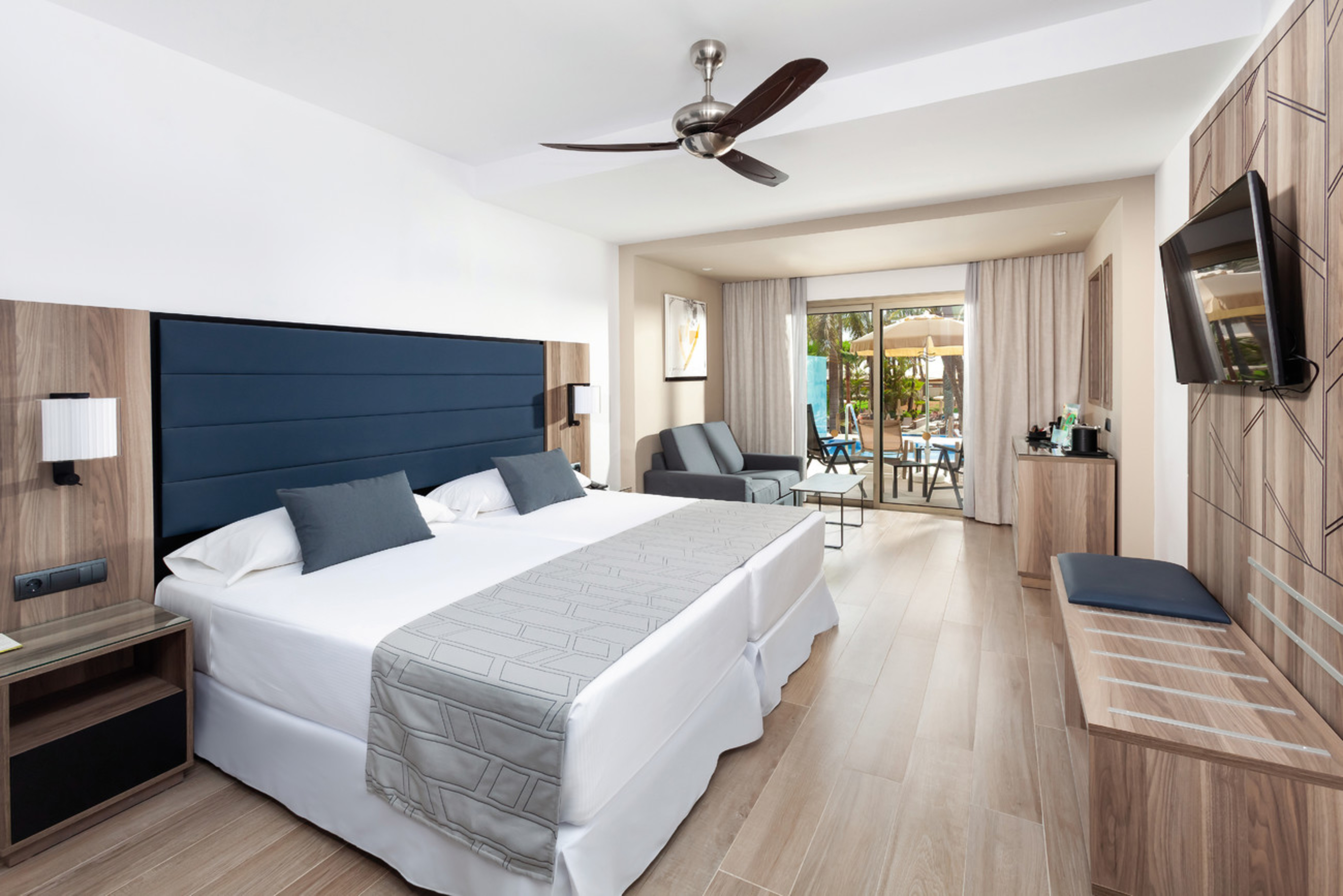 Double or Twin with Private Pool