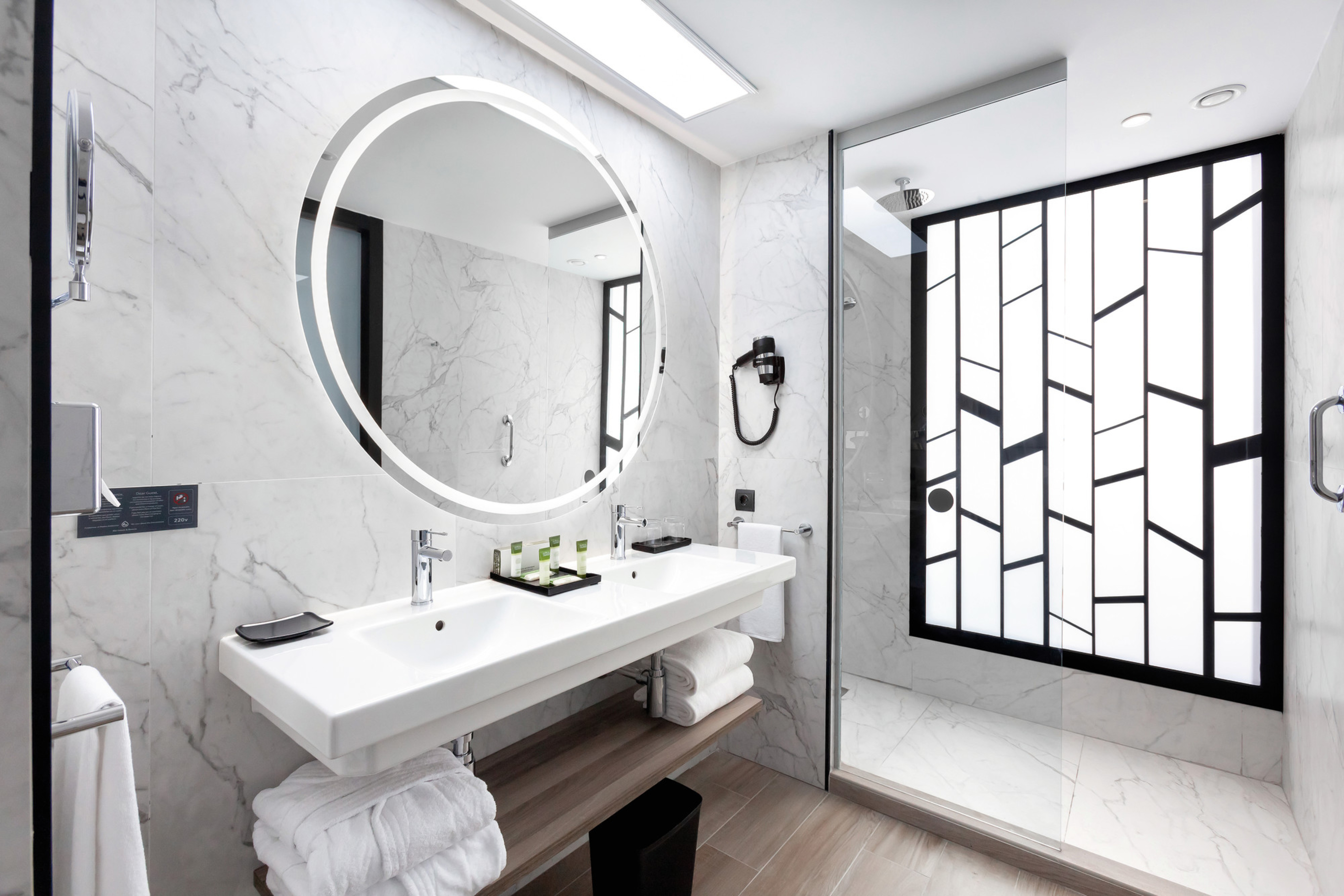 Double or Twin Side Sea View