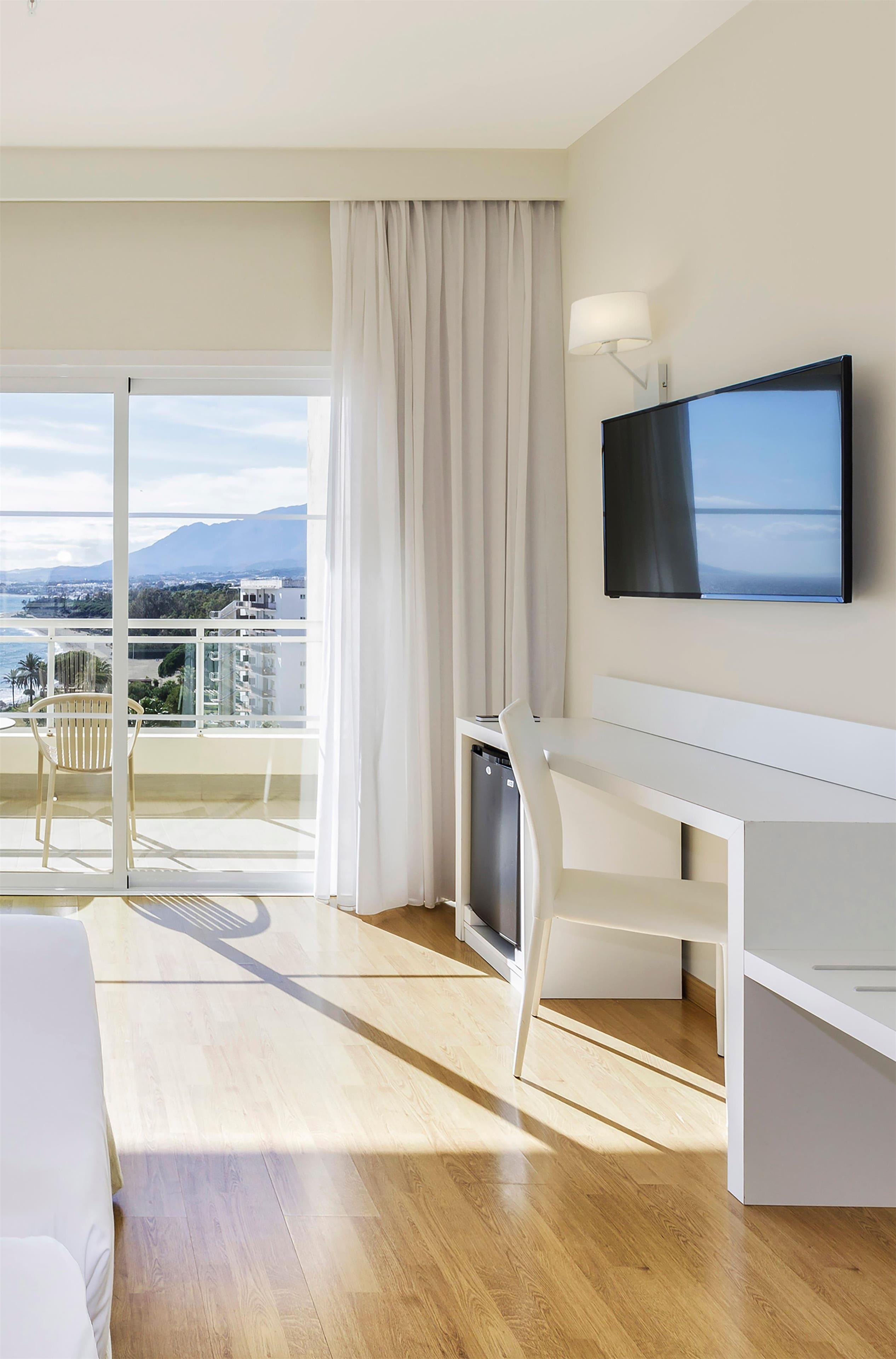 Room Connecting Room