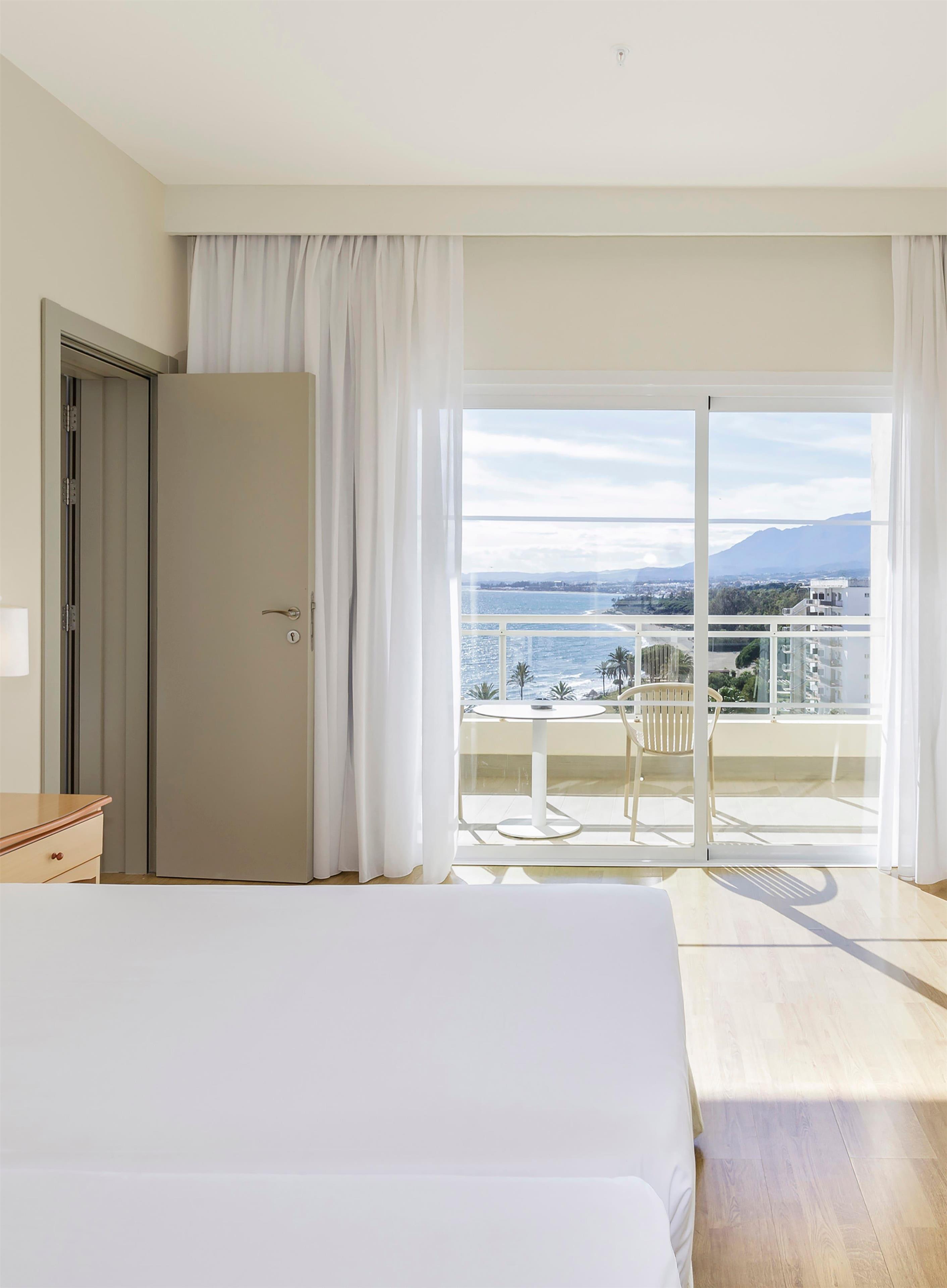 Room Connecting Room