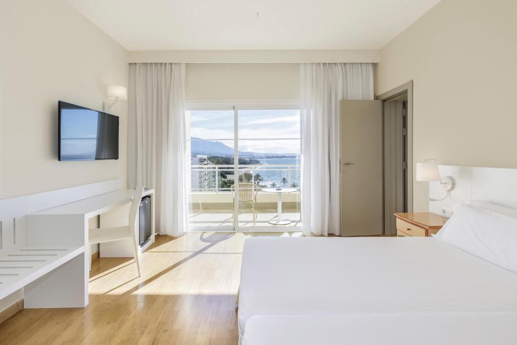 Room Connecting Room