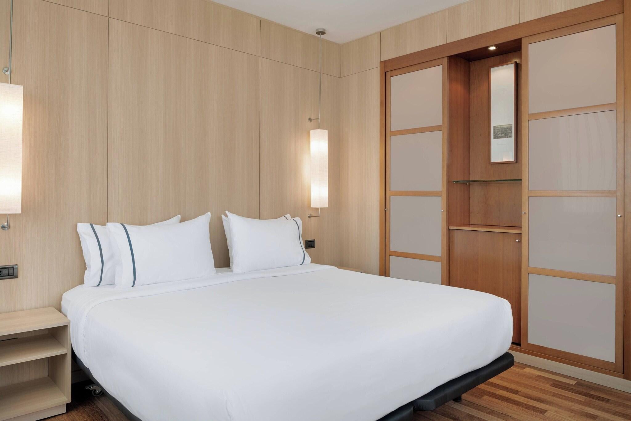 Double Sea View King Bed