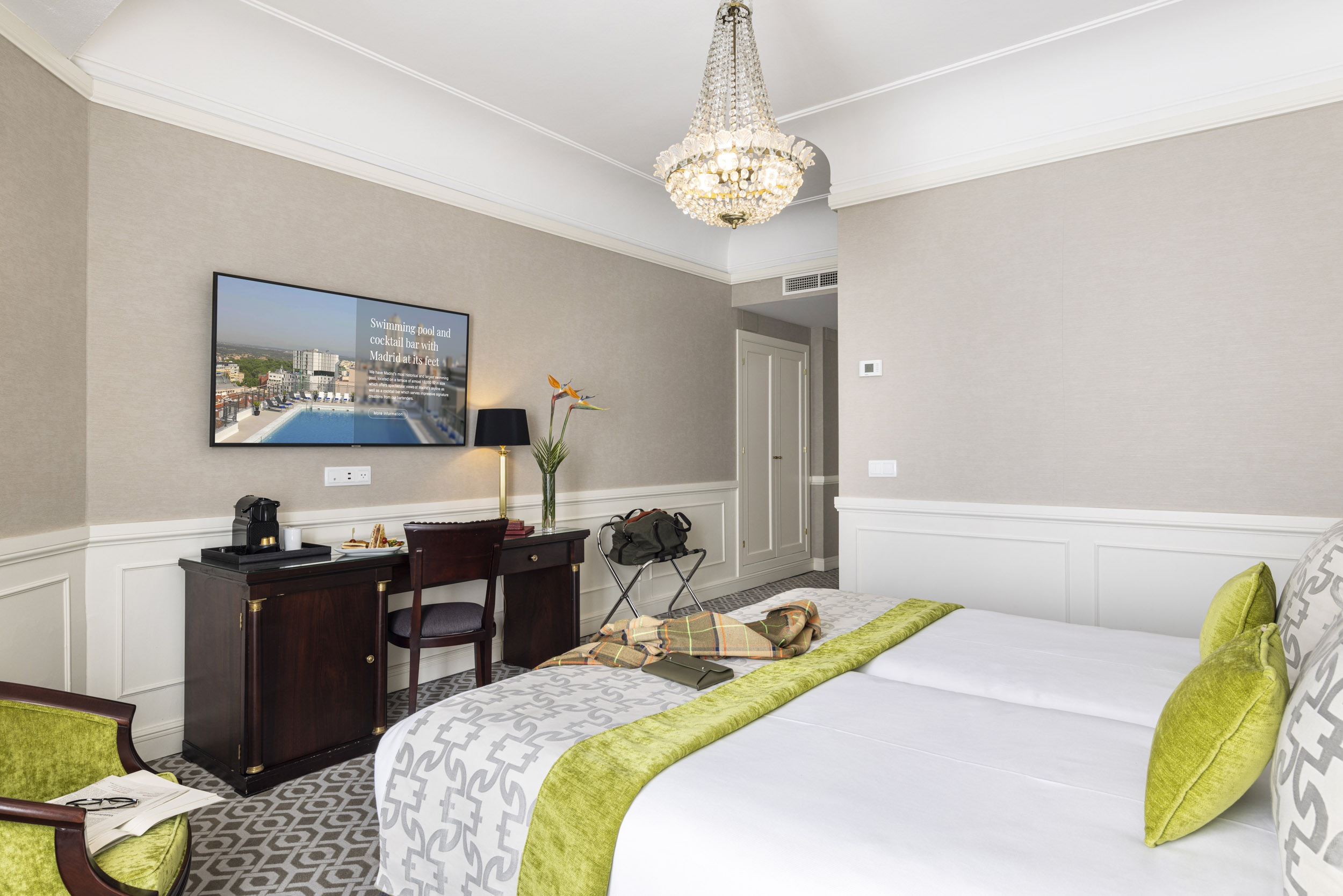 Double Single Club Premium