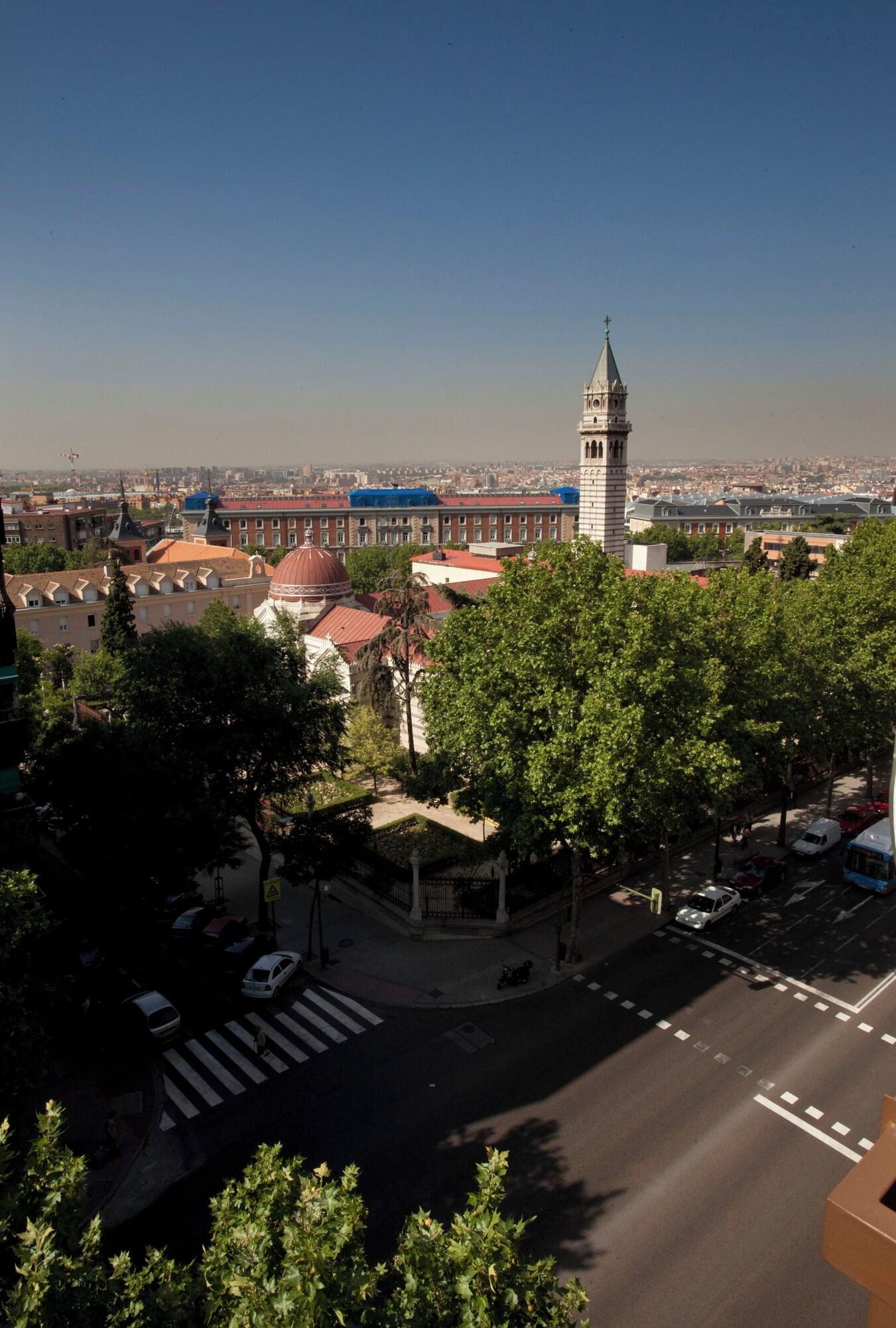 Quadruple Three Beds