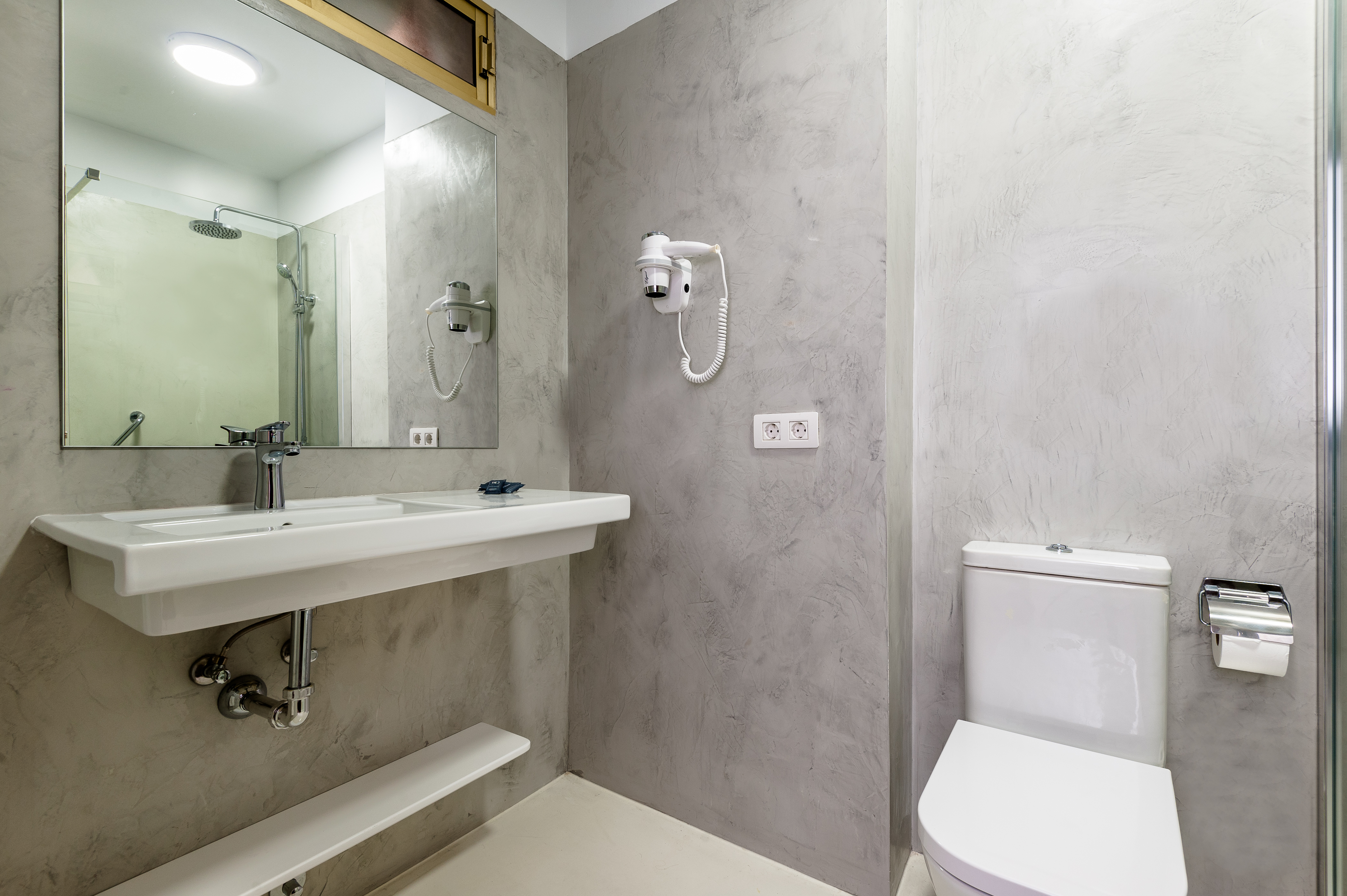 Double or Twin One Bedroom