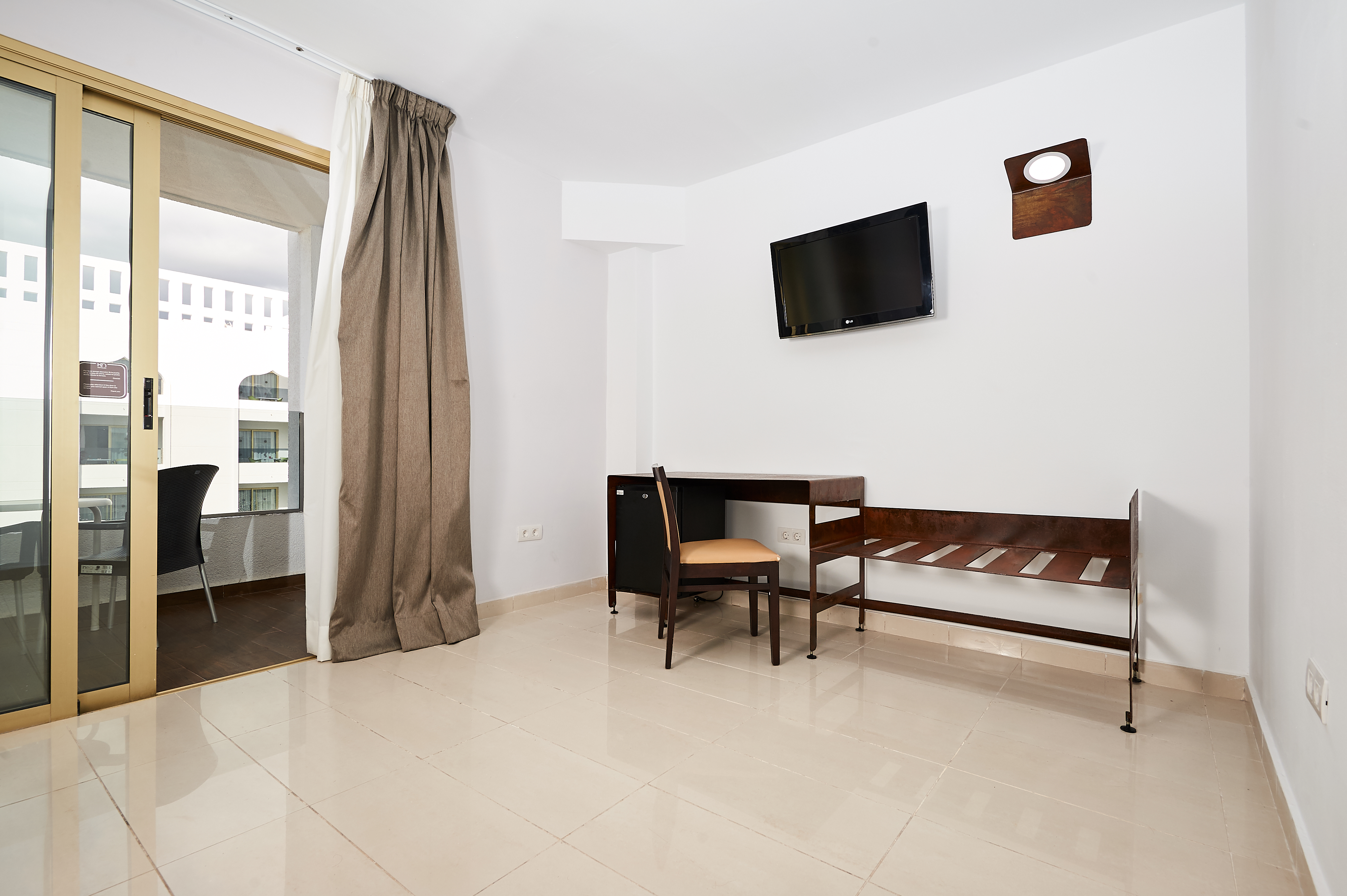 Double or Twin One Bedroom