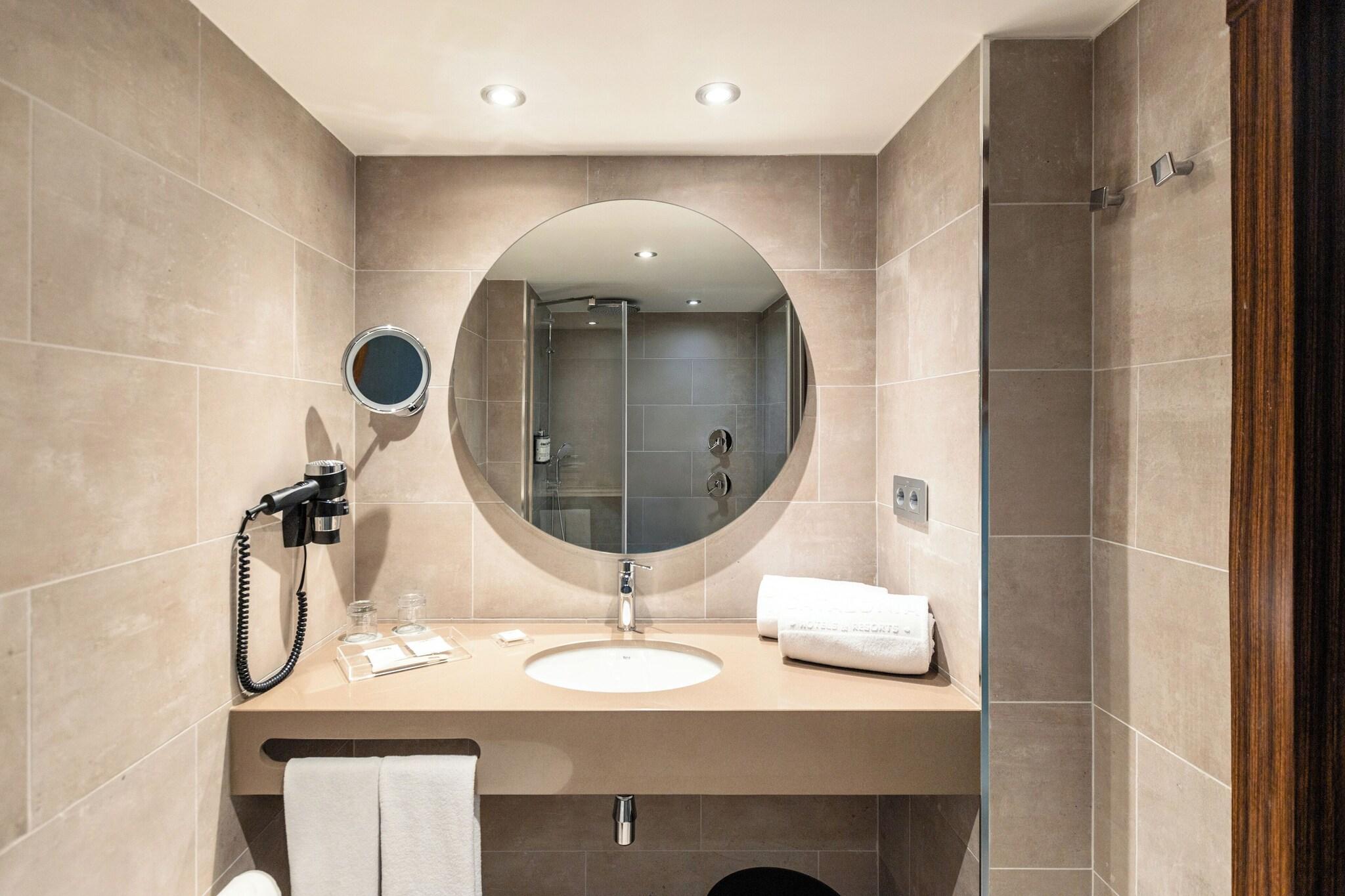 Junior Suite King Size Bed