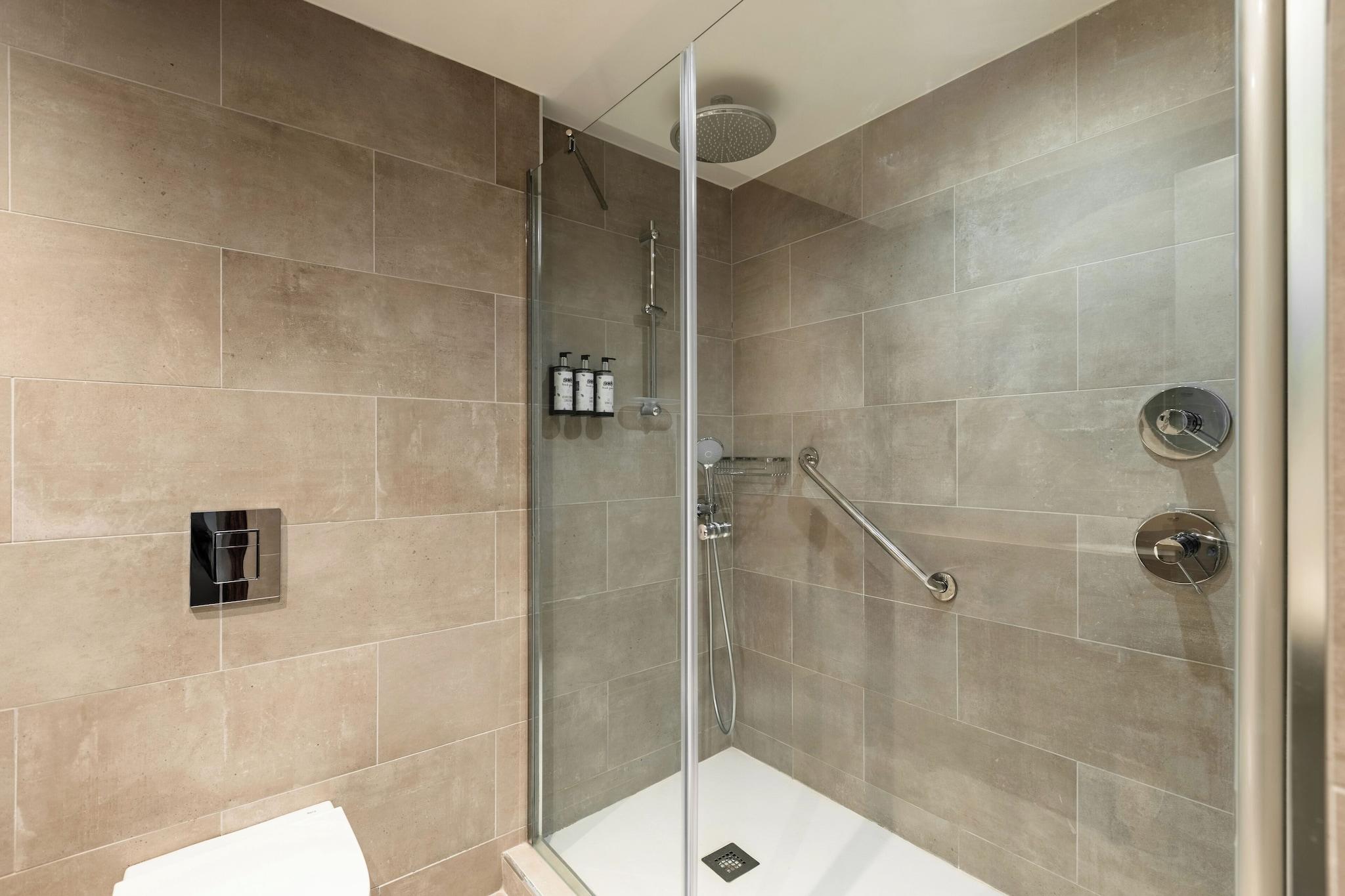 Junior Suite King Size Bed