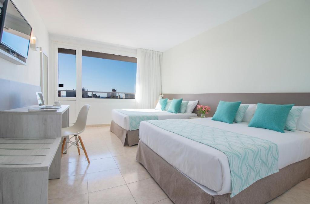 Double or Twin Capacity 4