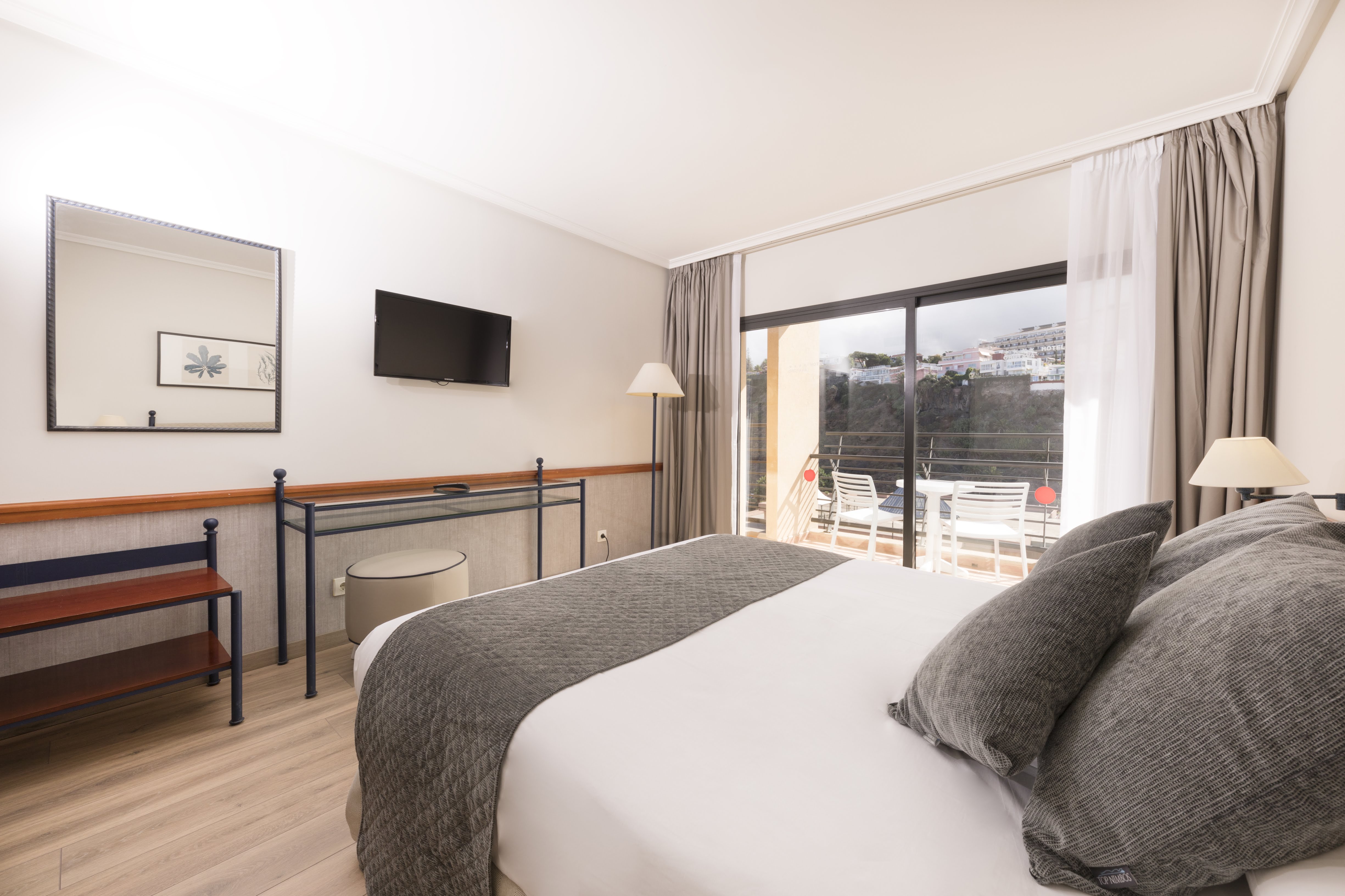 Double or Twin Standard