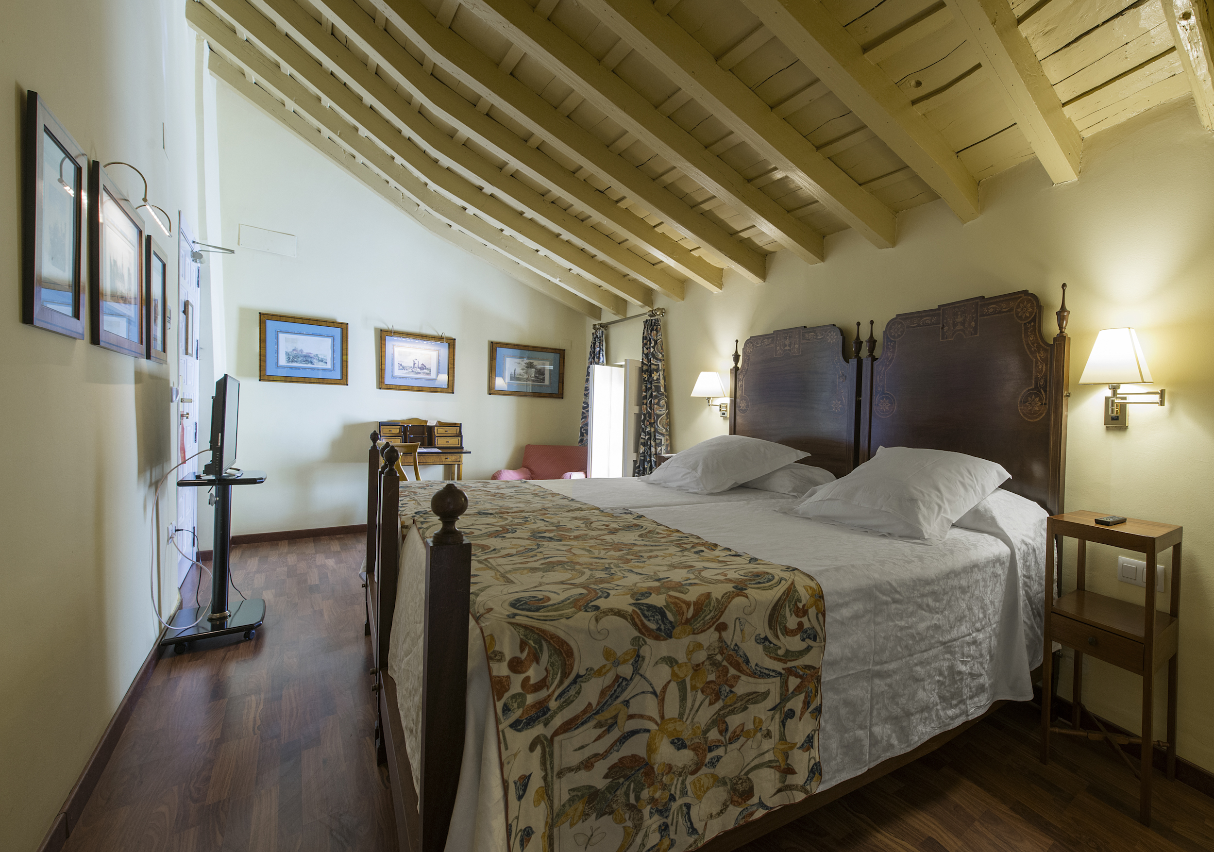 Double or Twin Economy