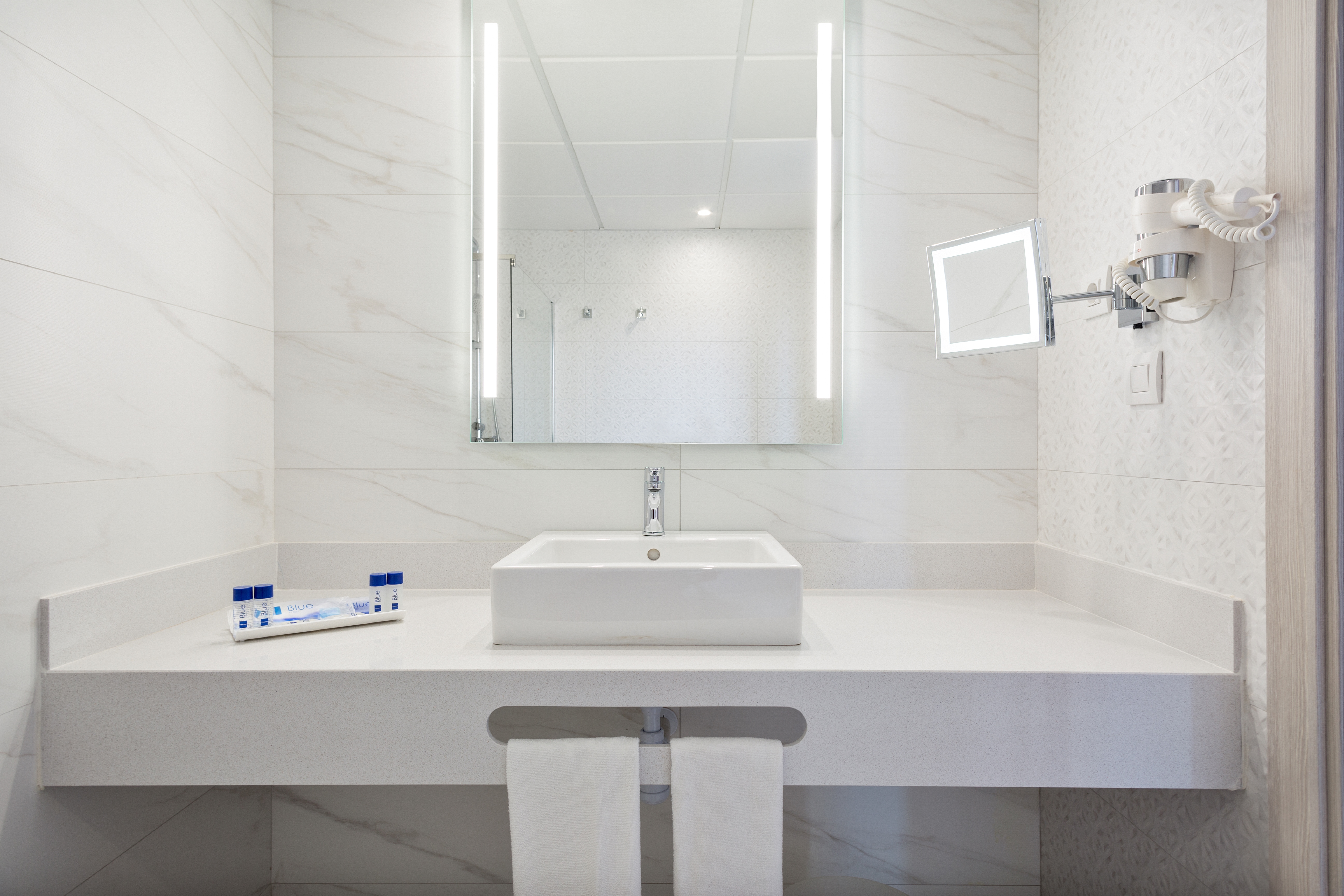 Double or Twin Capacity 4