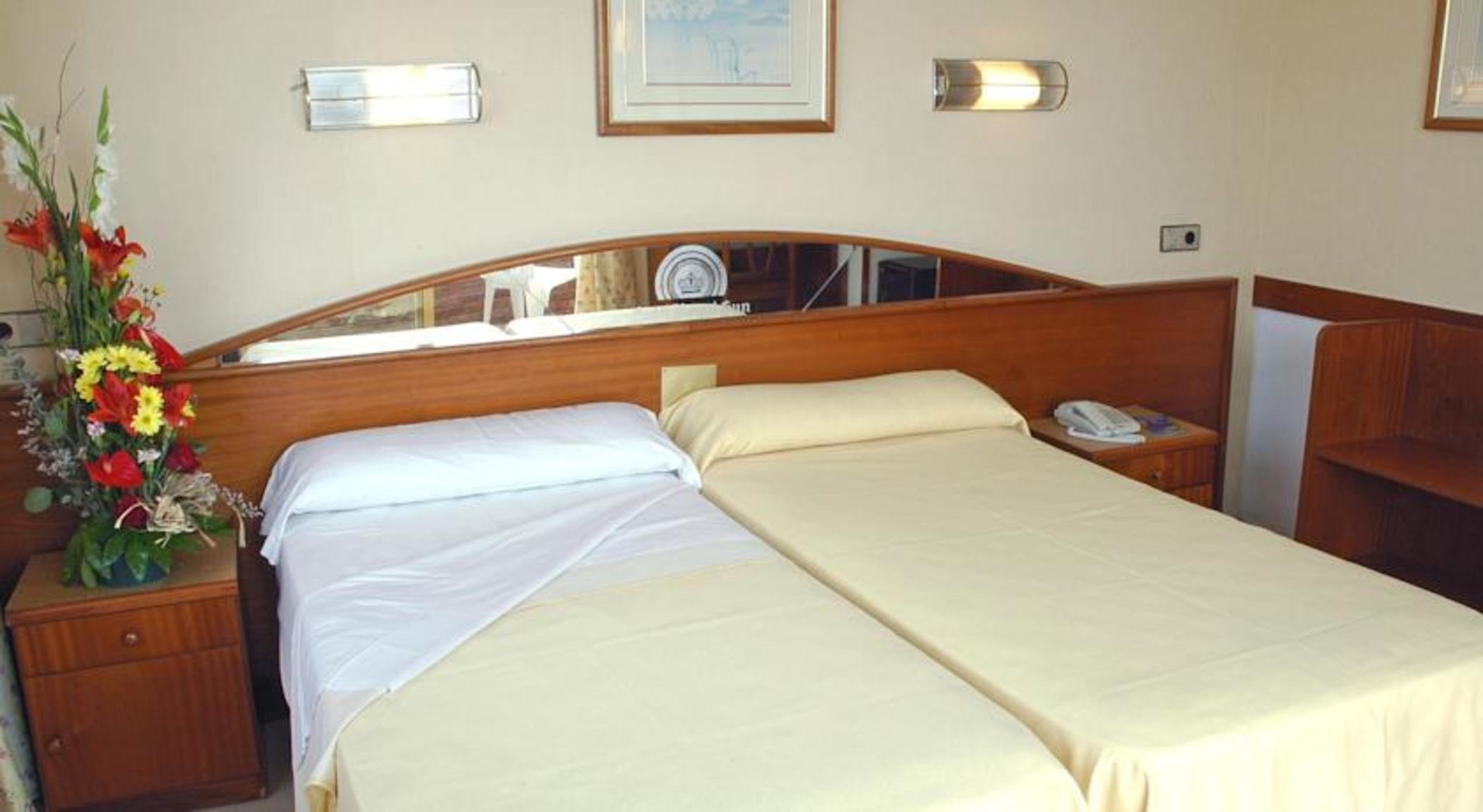 Double or Twin Capacity 4