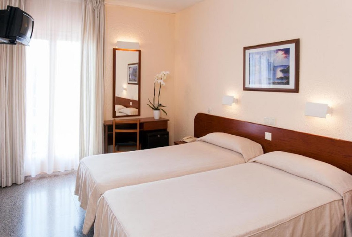 Double Single Pool View