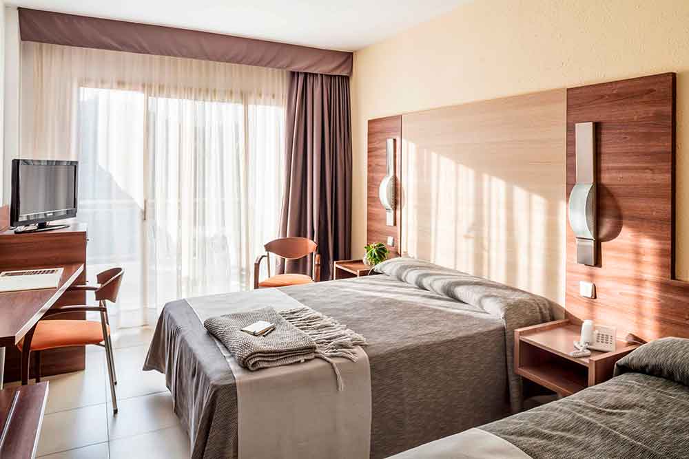 Double or Twin Standard