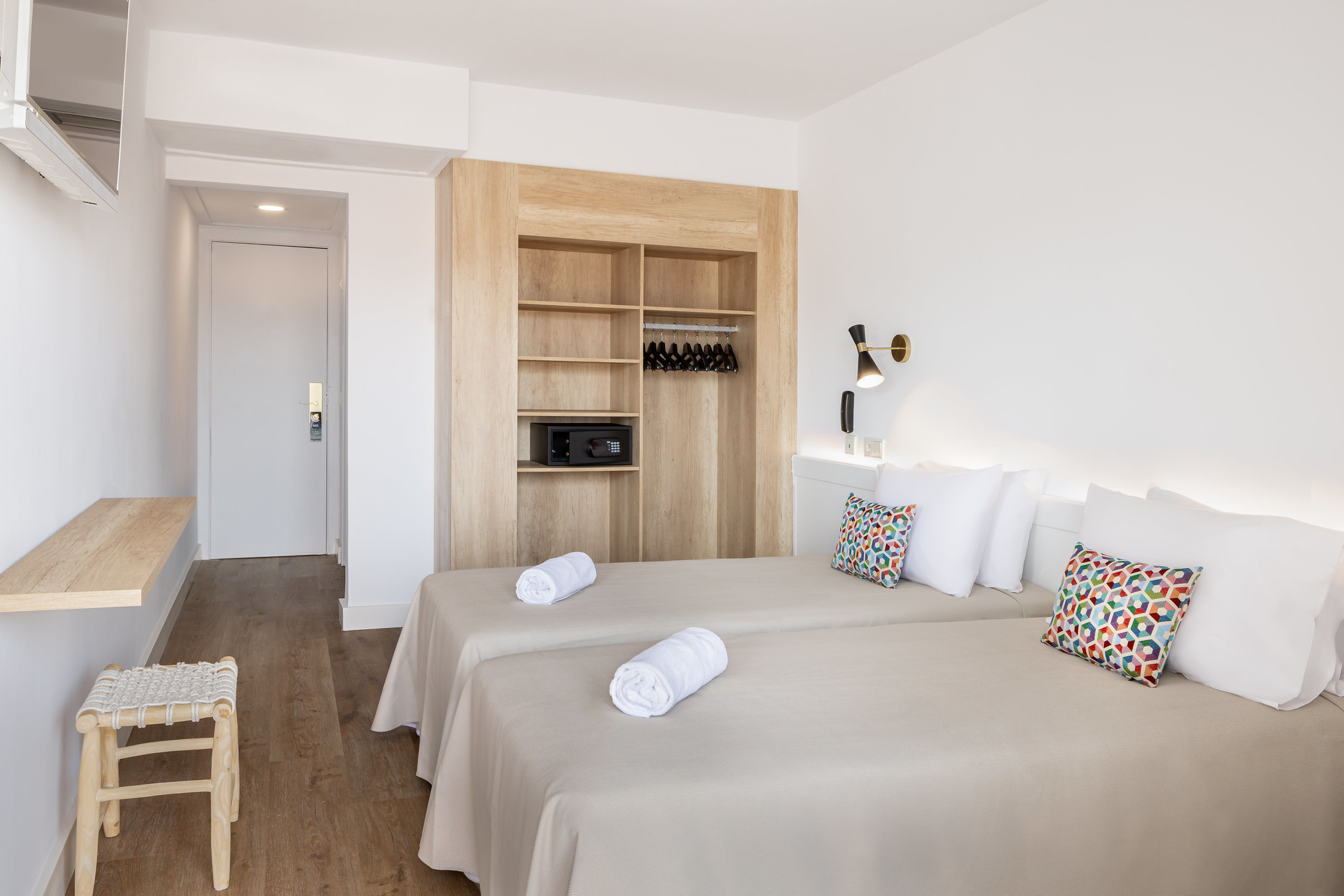 Double or Twin Standard