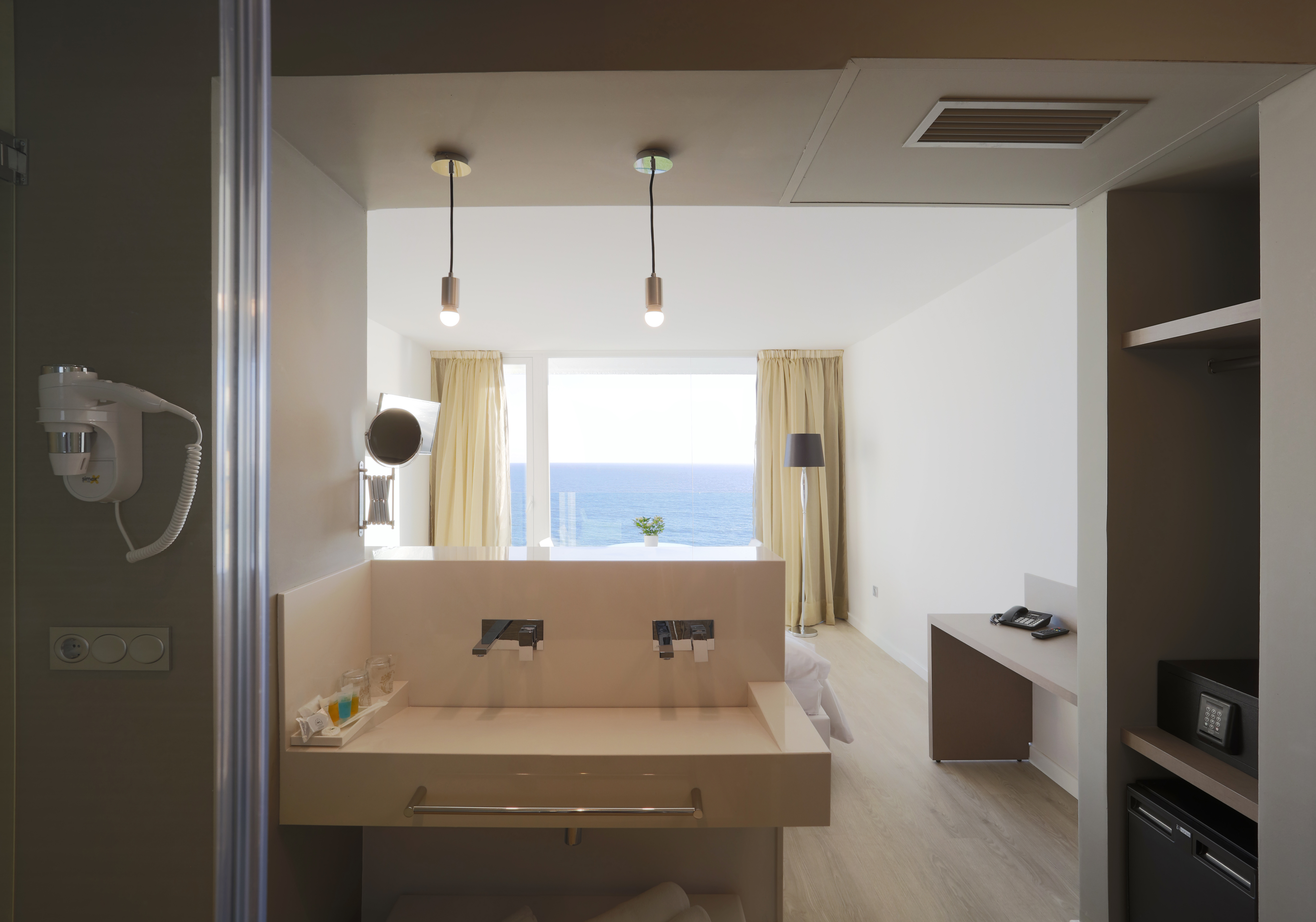 Double or Twin Deluxe Sea View