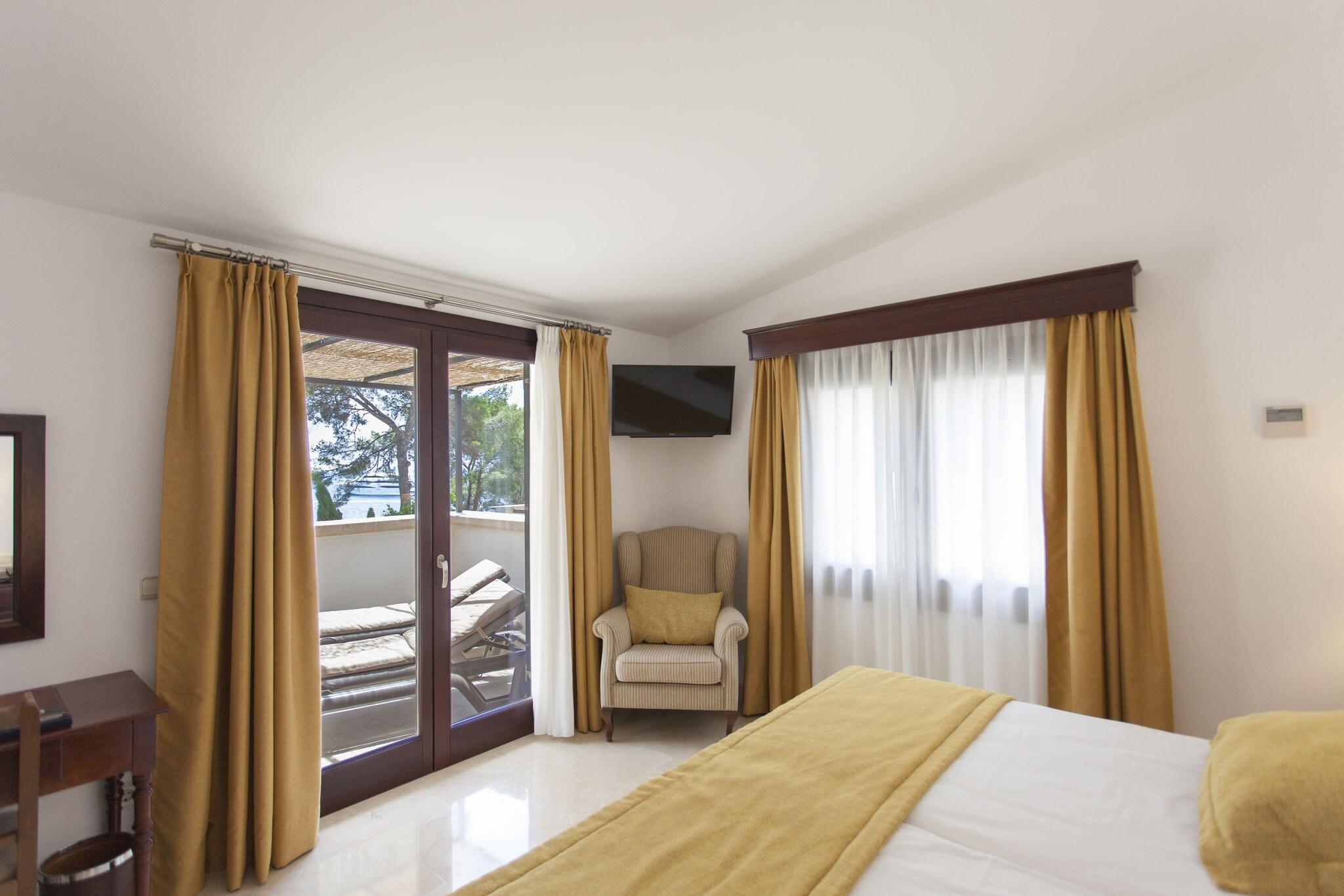 Suite Ocean View King Bed