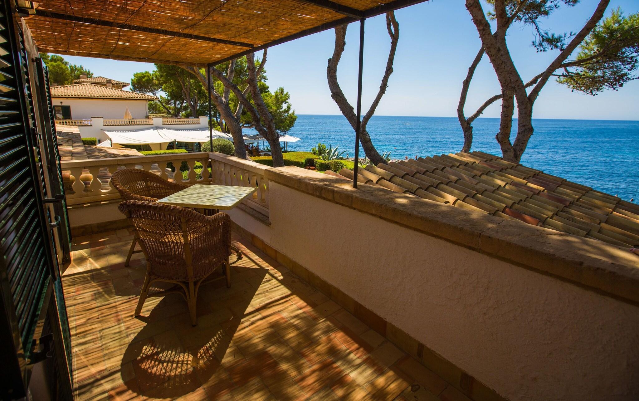 Double Sea View King Bed