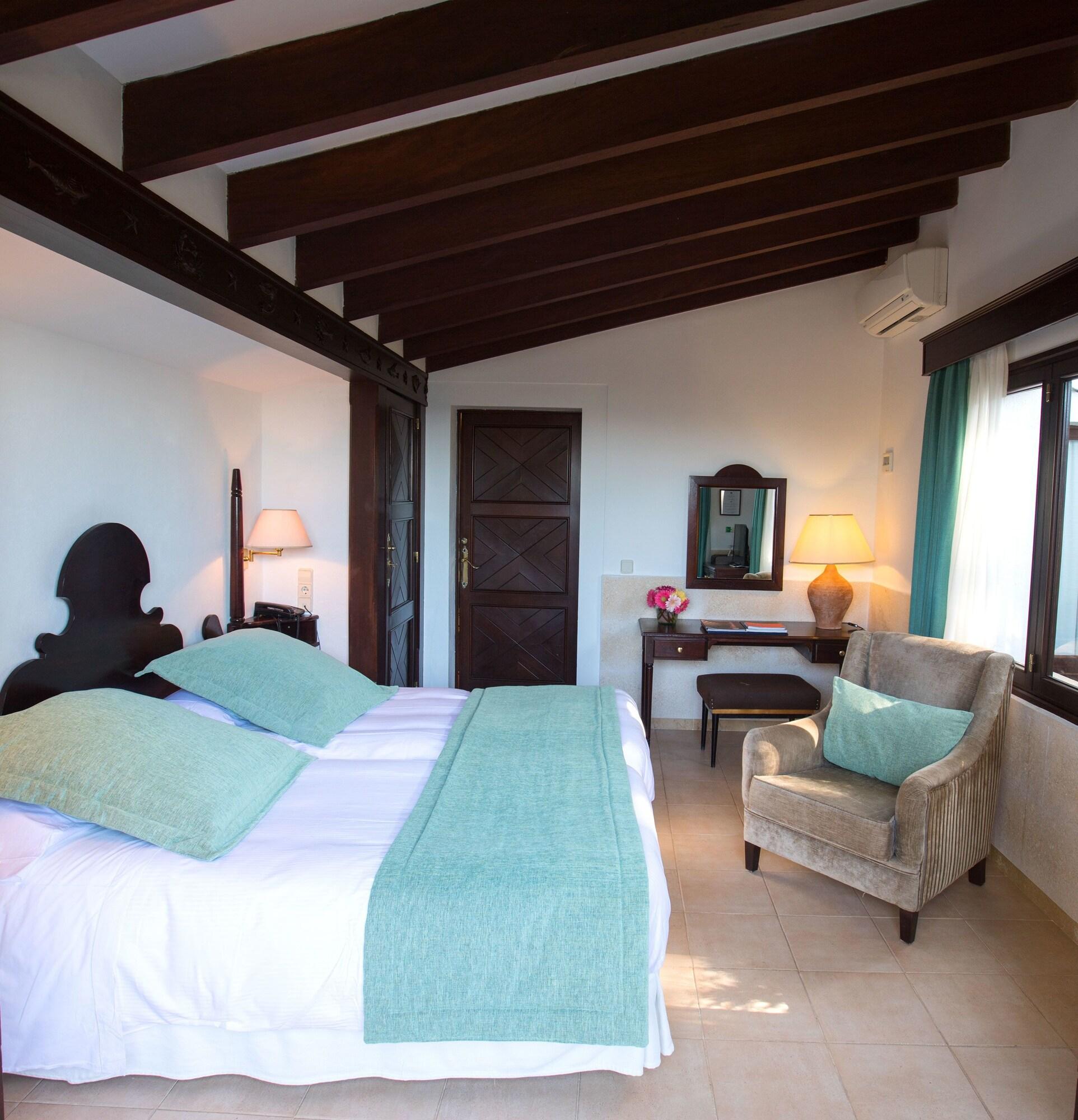 Double Sea View King Bed