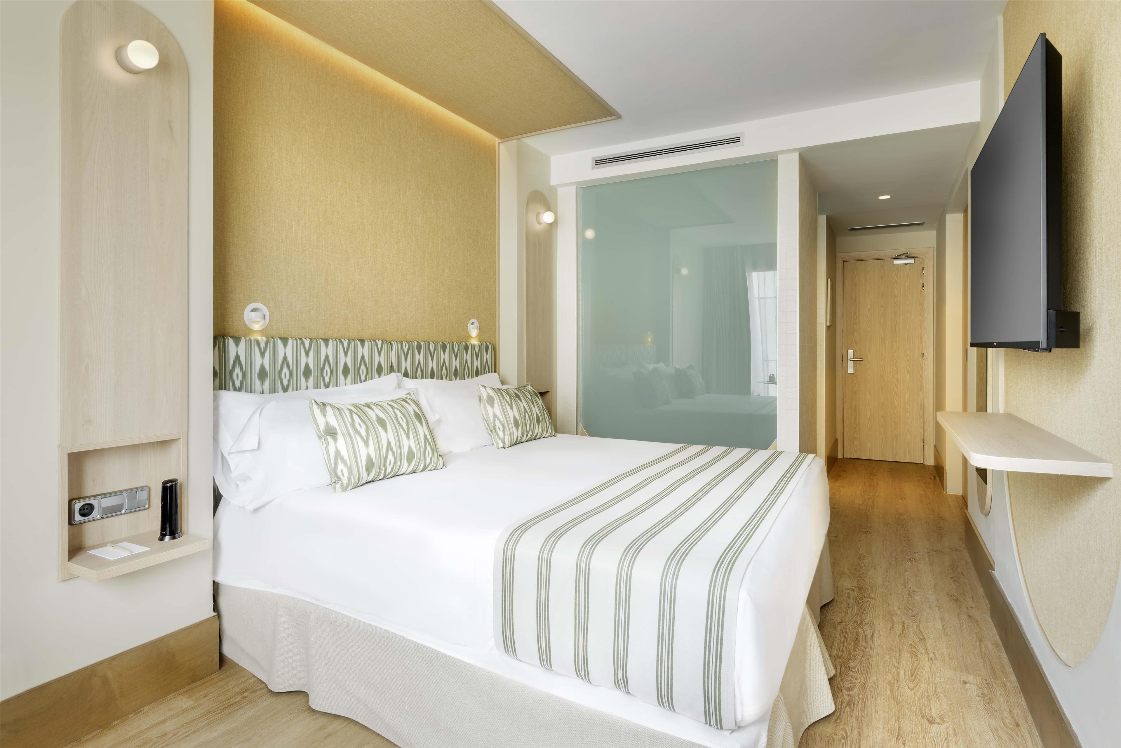 Double or Twin Superior