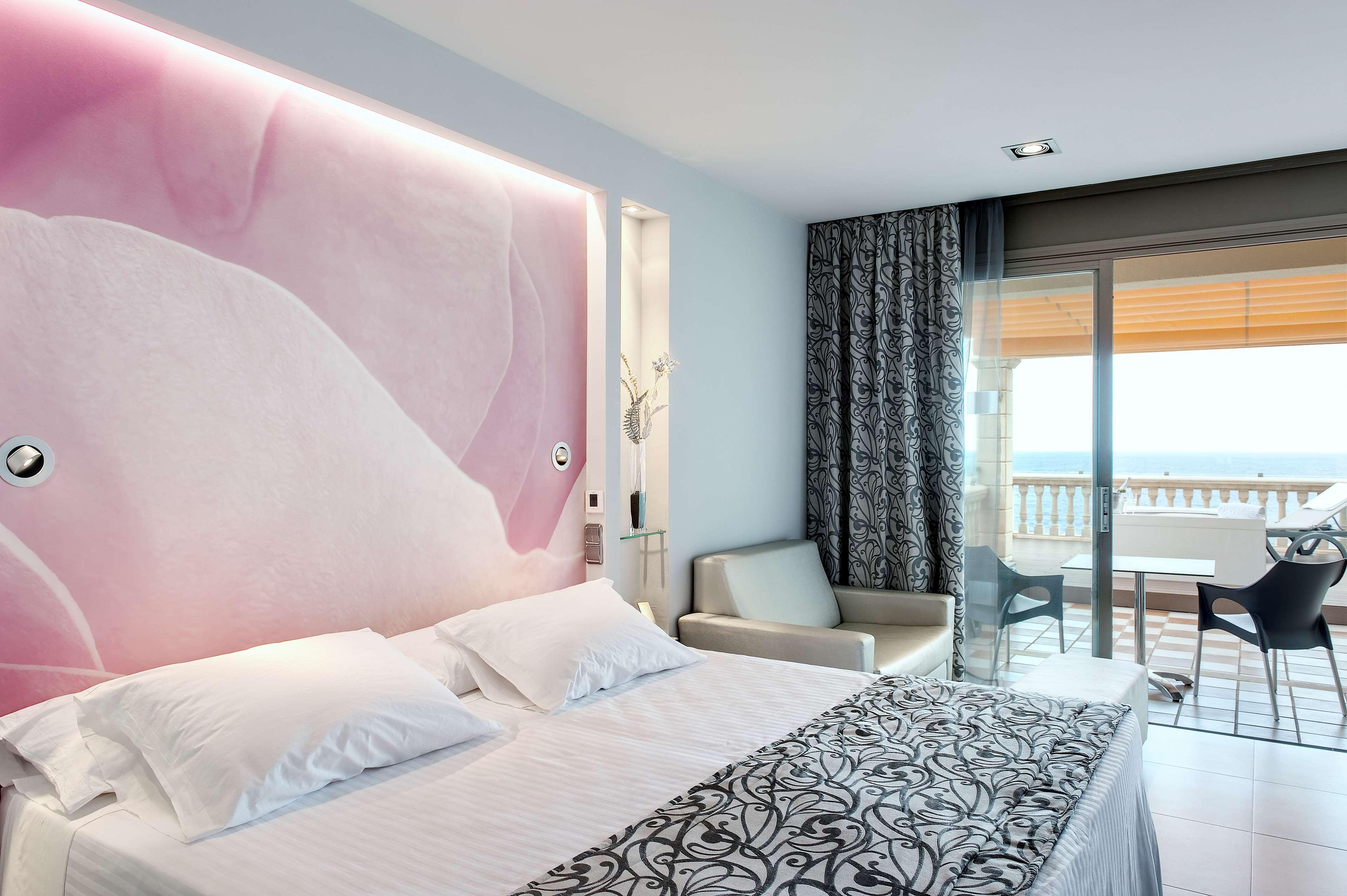 Double or Twin Deluxe Sea View