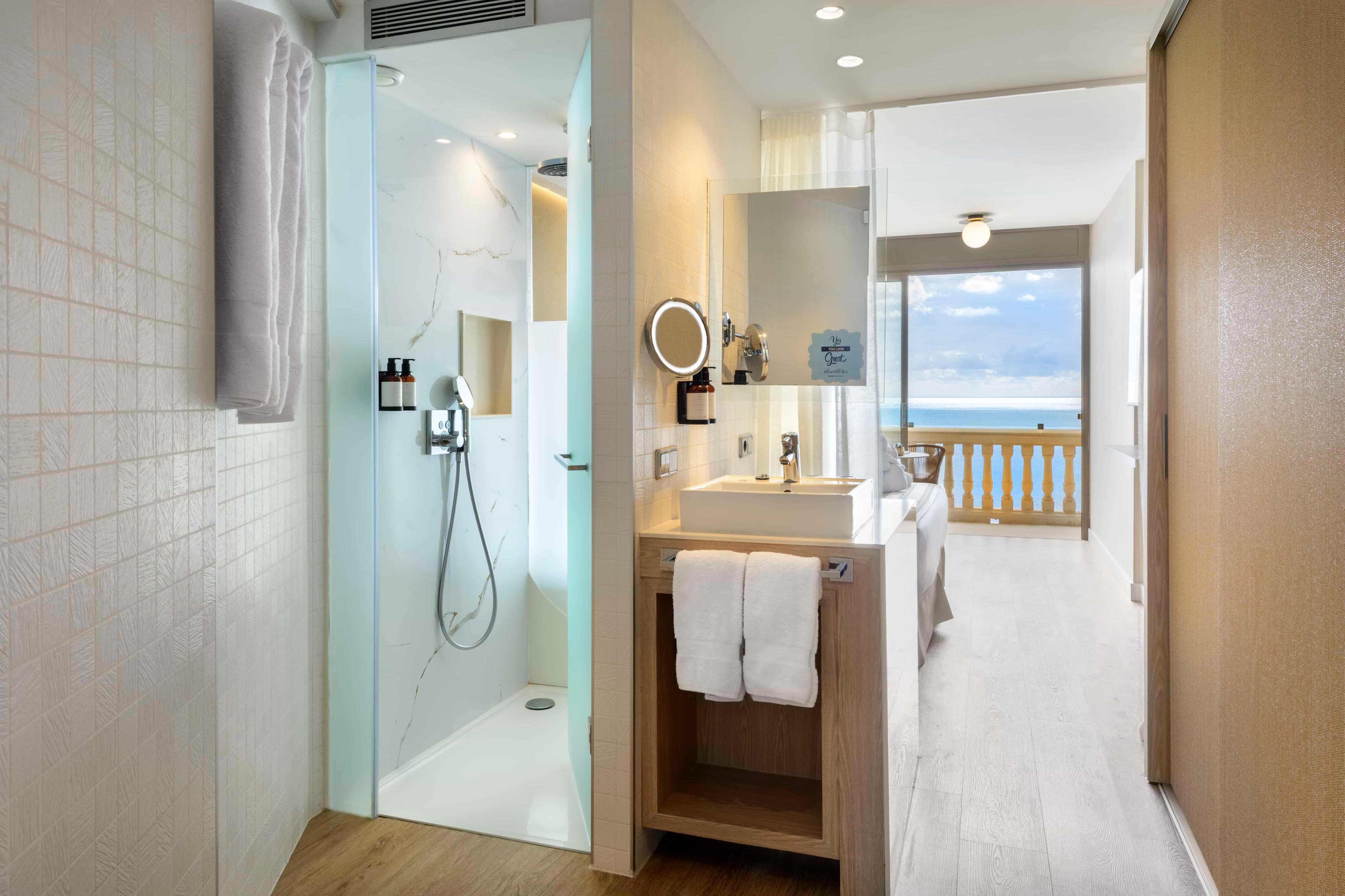 Double or Twin Superior Sea View