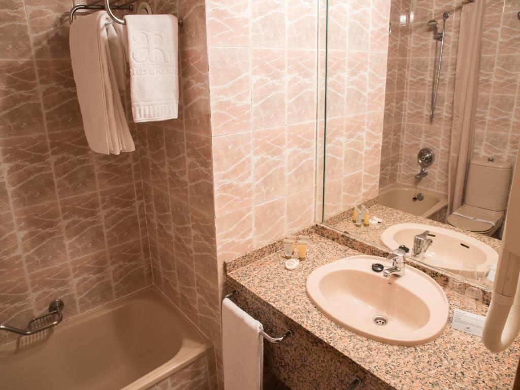 Double or Twin Standard