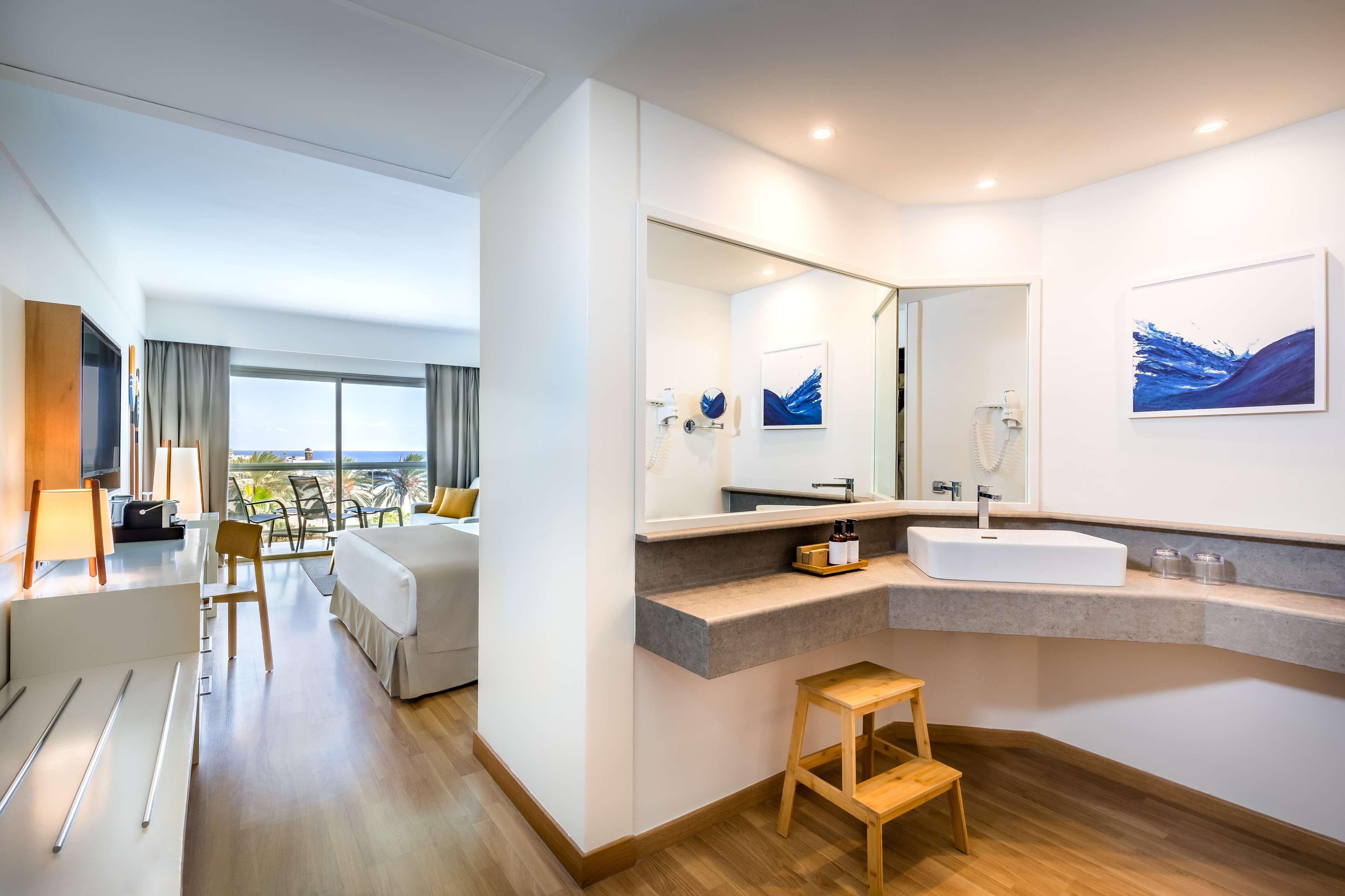 Double or Twin Deluxe Sea View