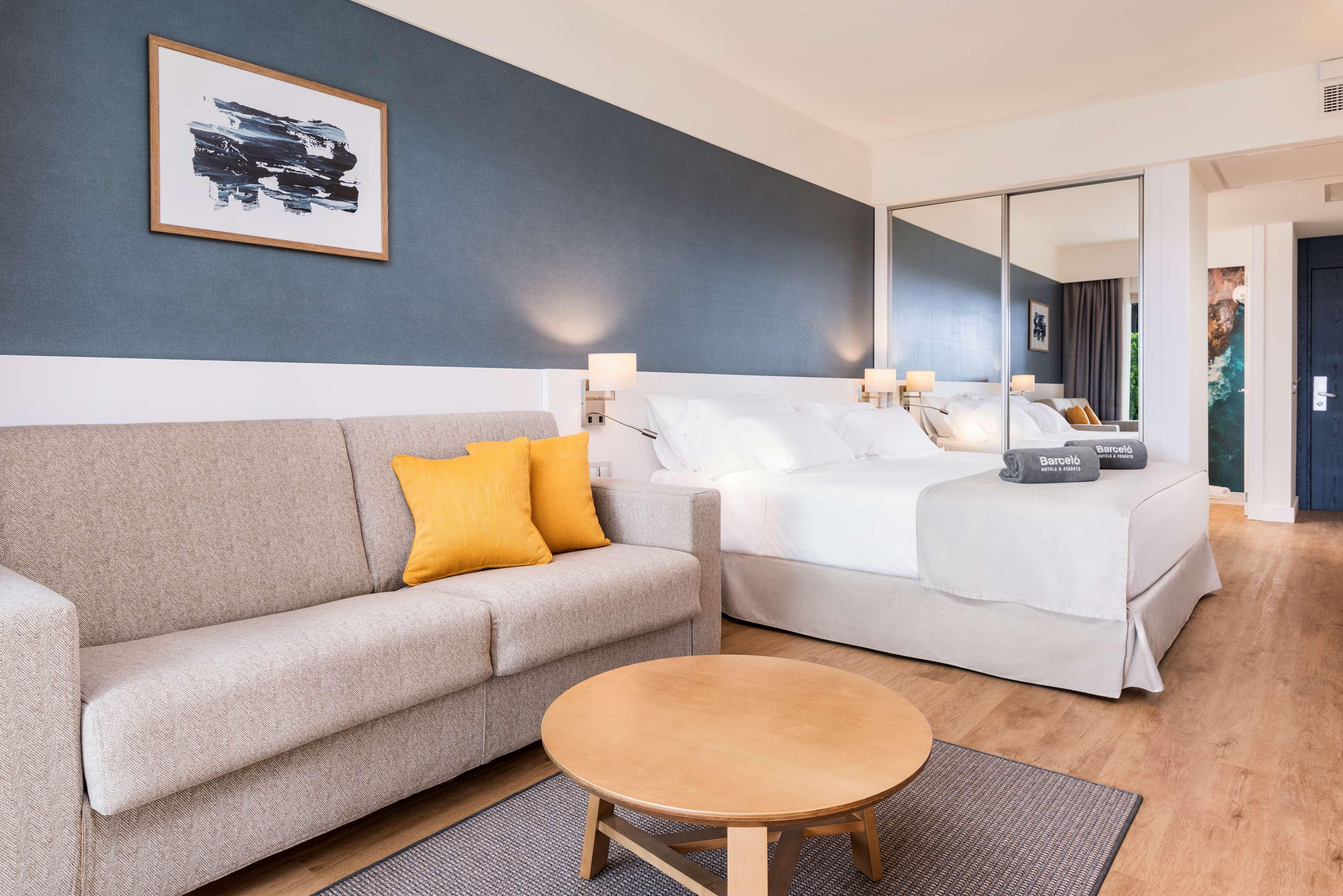 Double or Twin Deluxe Sea View