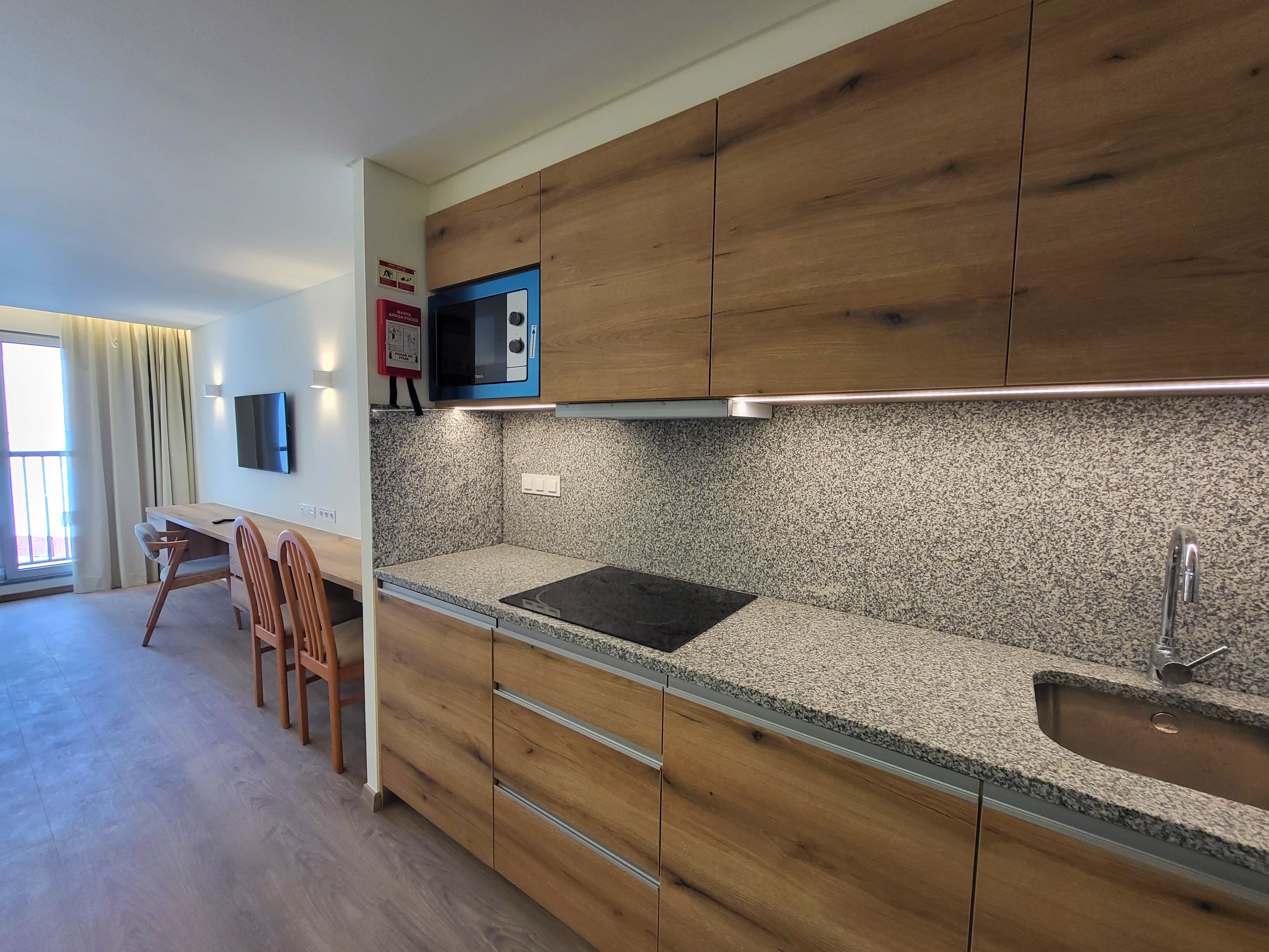 Studio Superior Land View