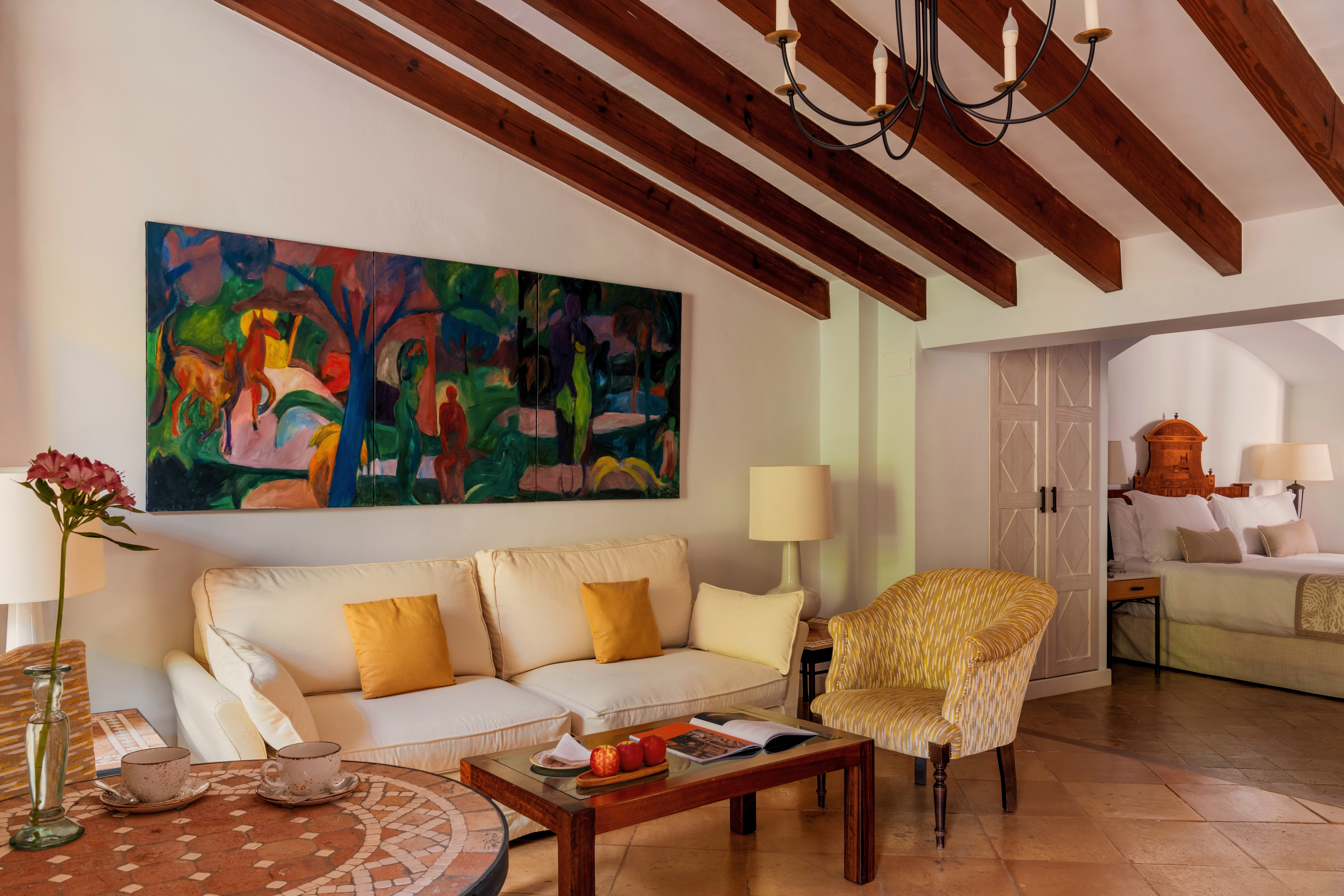 Junior Suite Queen Size Bed