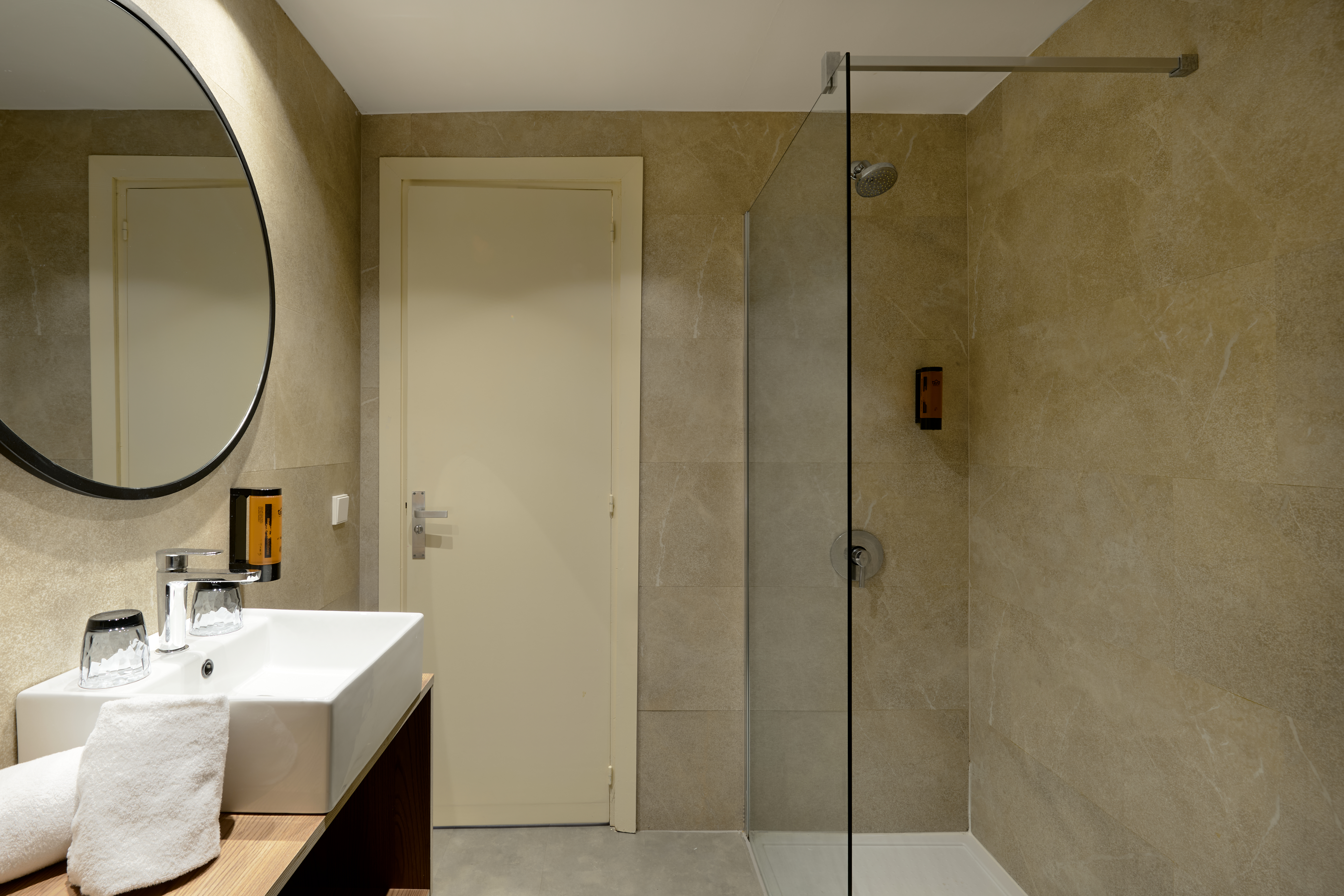 Double or Twin Standard