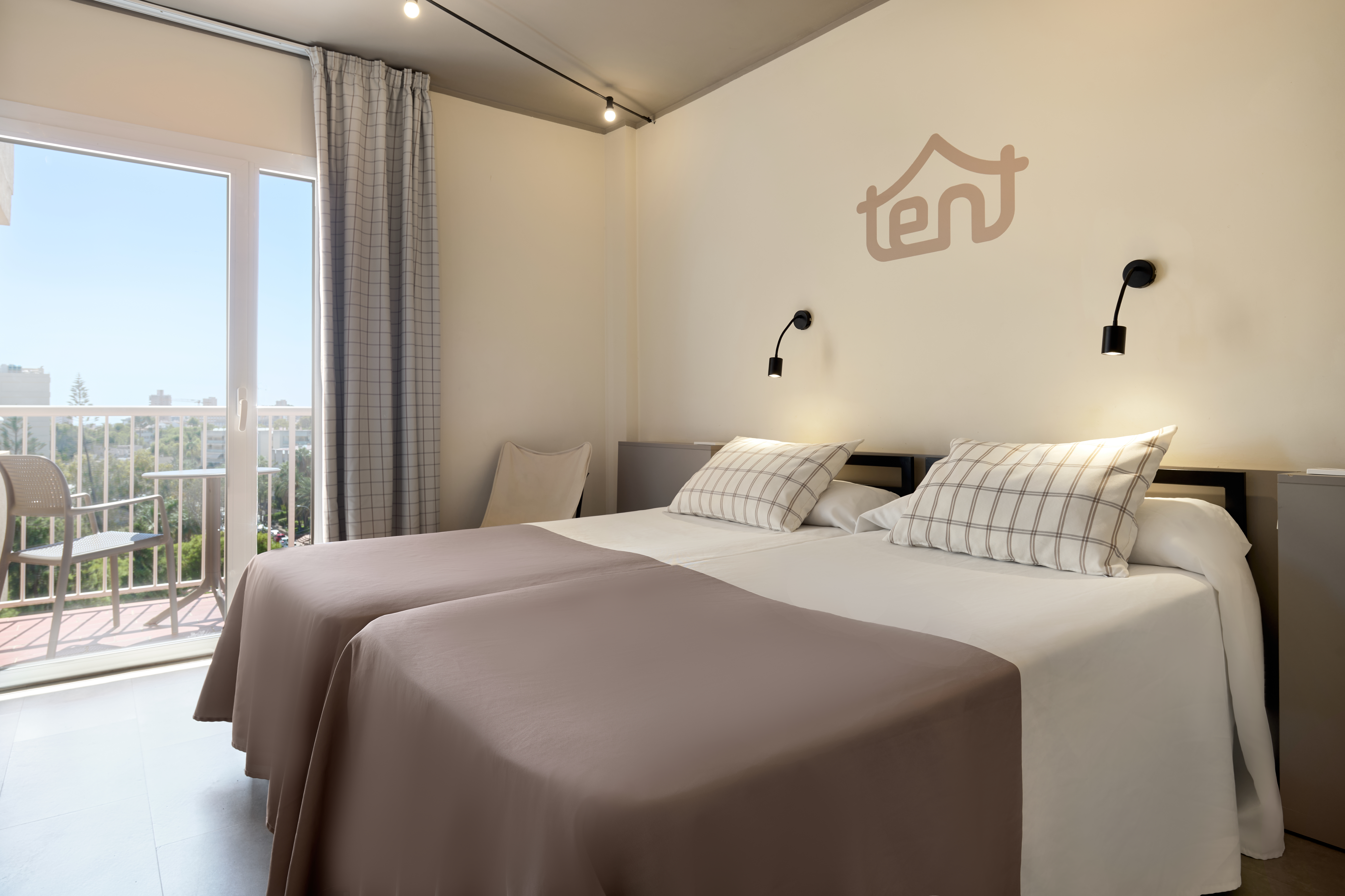 Double or Twin Standard