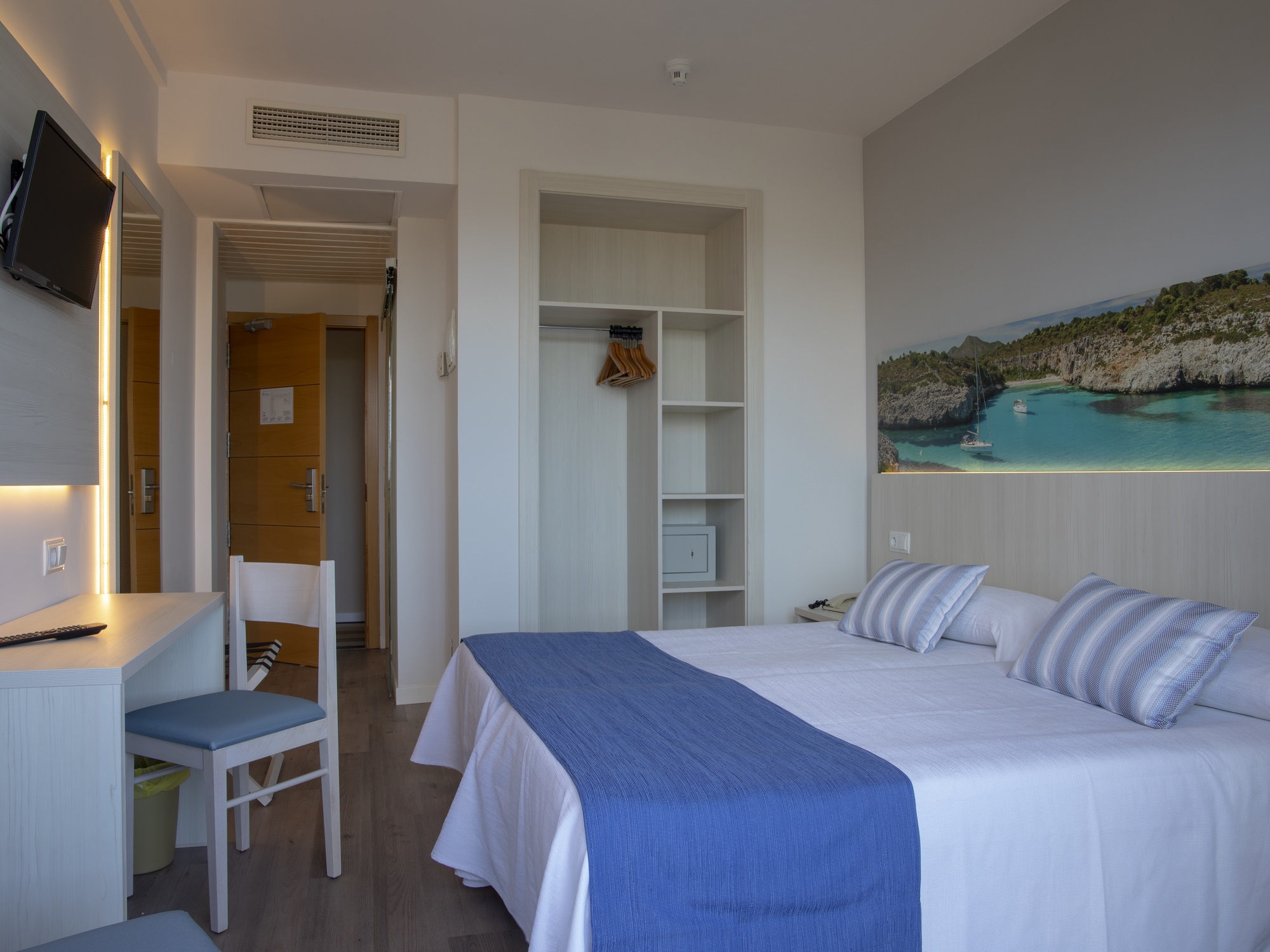 Double or Twin Side Sea View