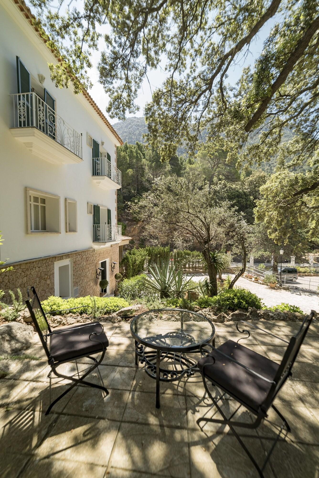 Double Superior Mountain View