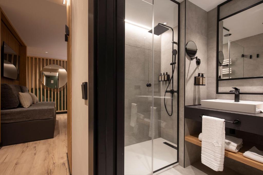 Quadruple Capacity 4