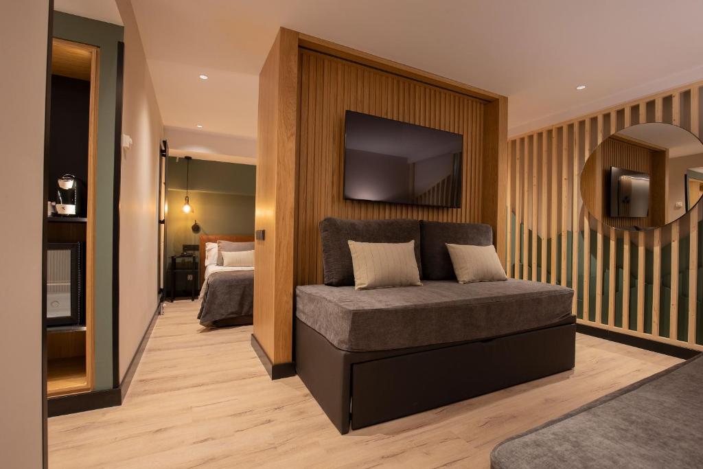 Quadruple Capacity 4