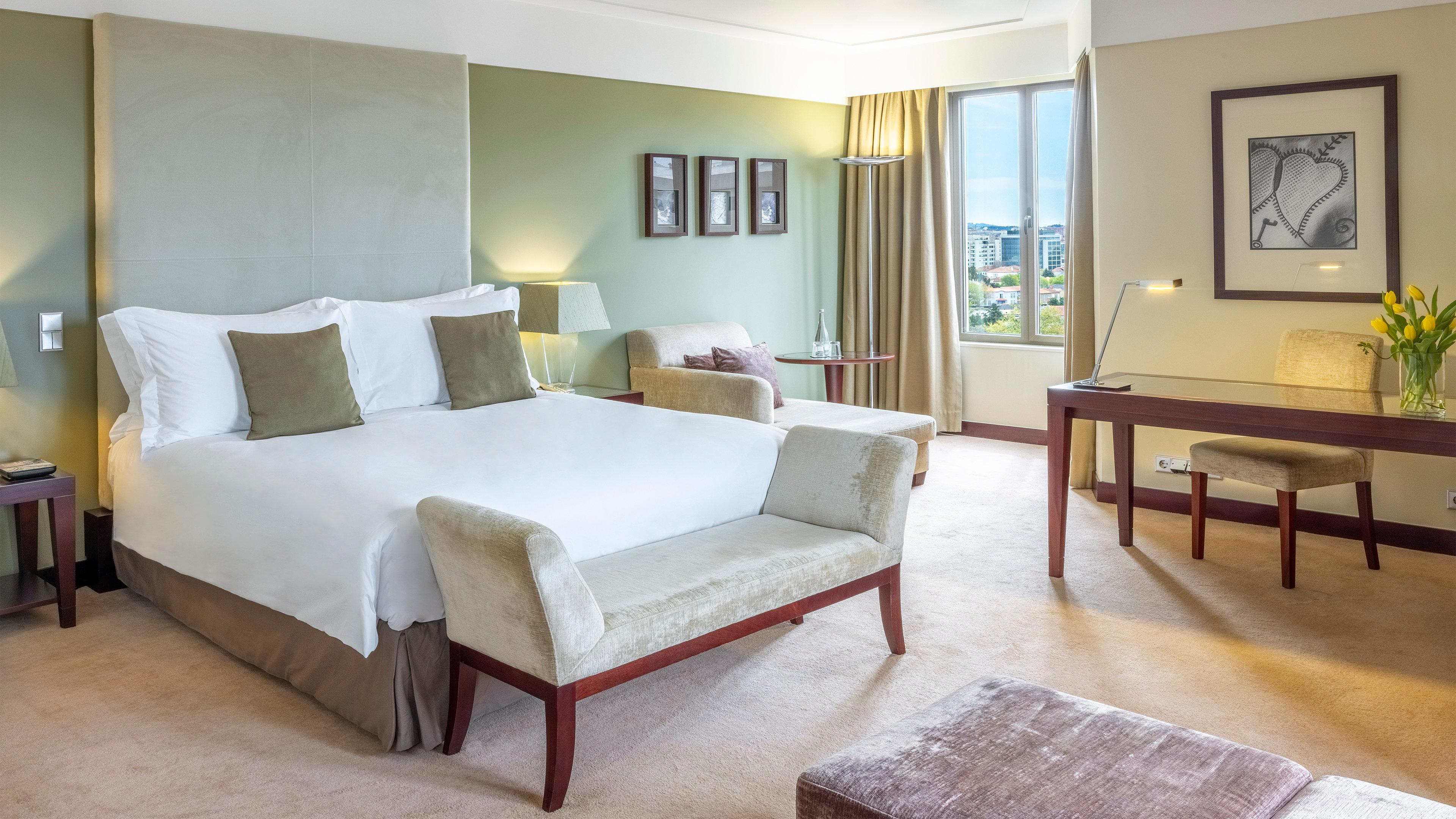 Junior Suite Queen Size Bed