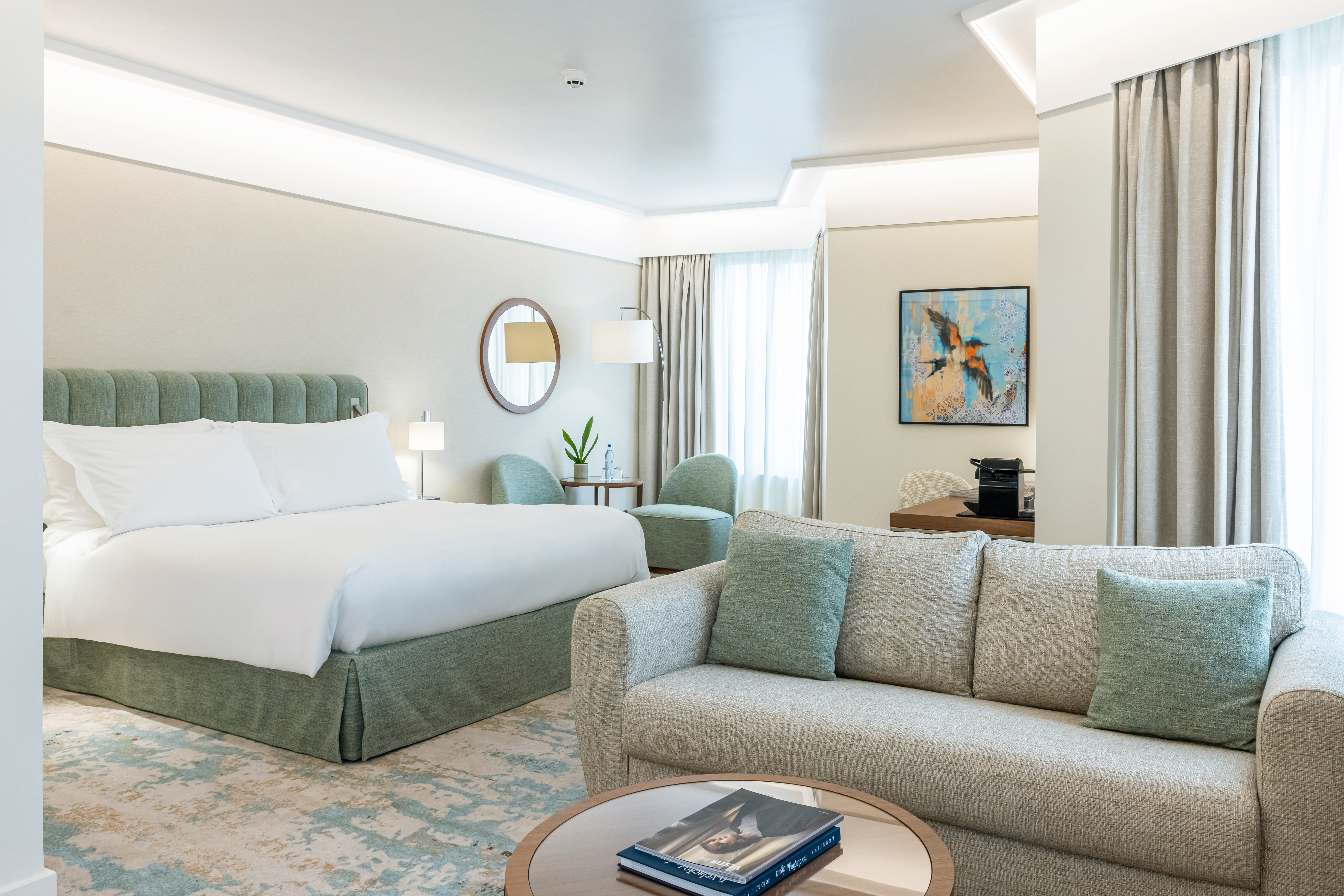 Junior Suite Queen Size Bed