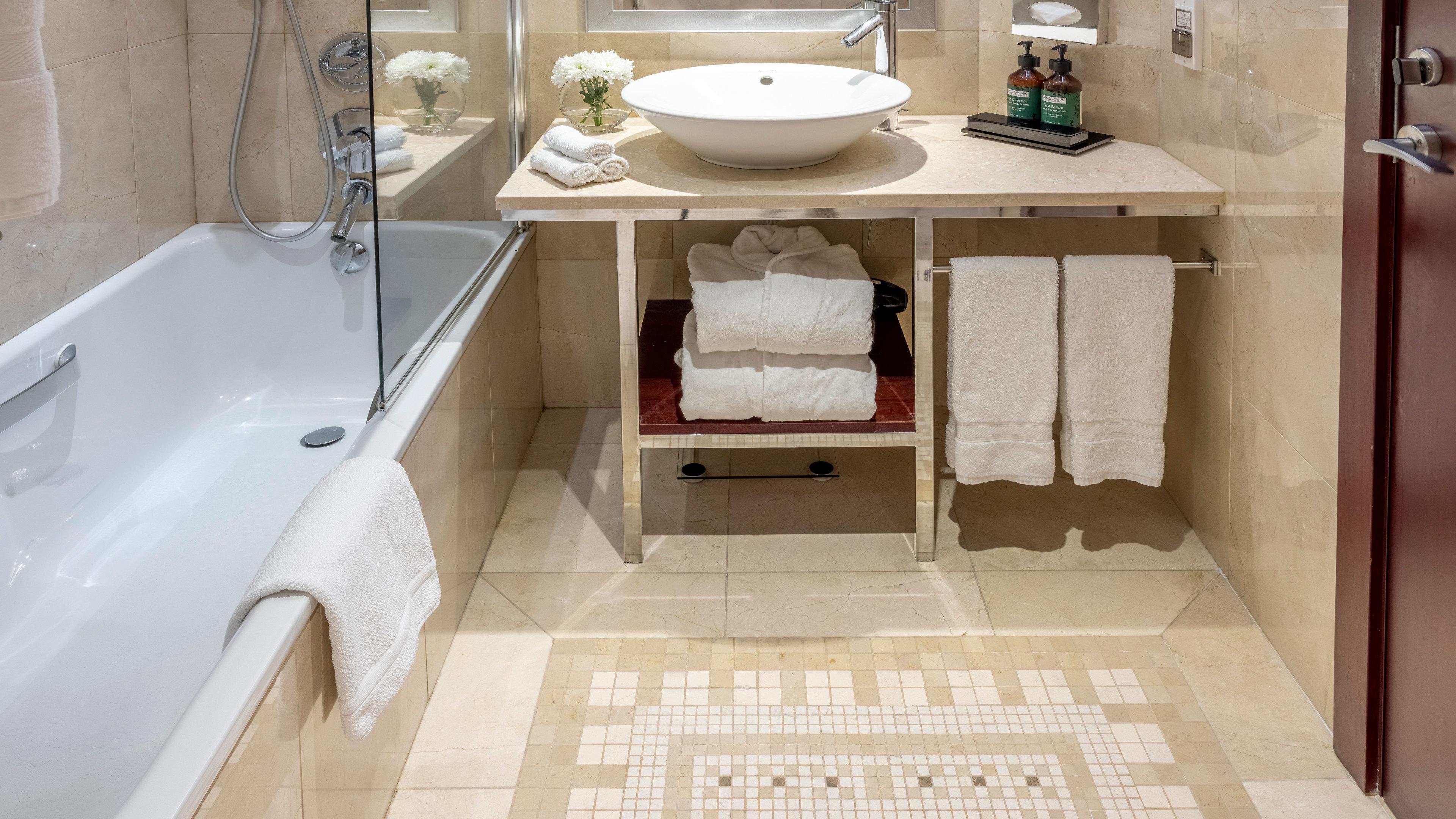 Double City View Queen Bed