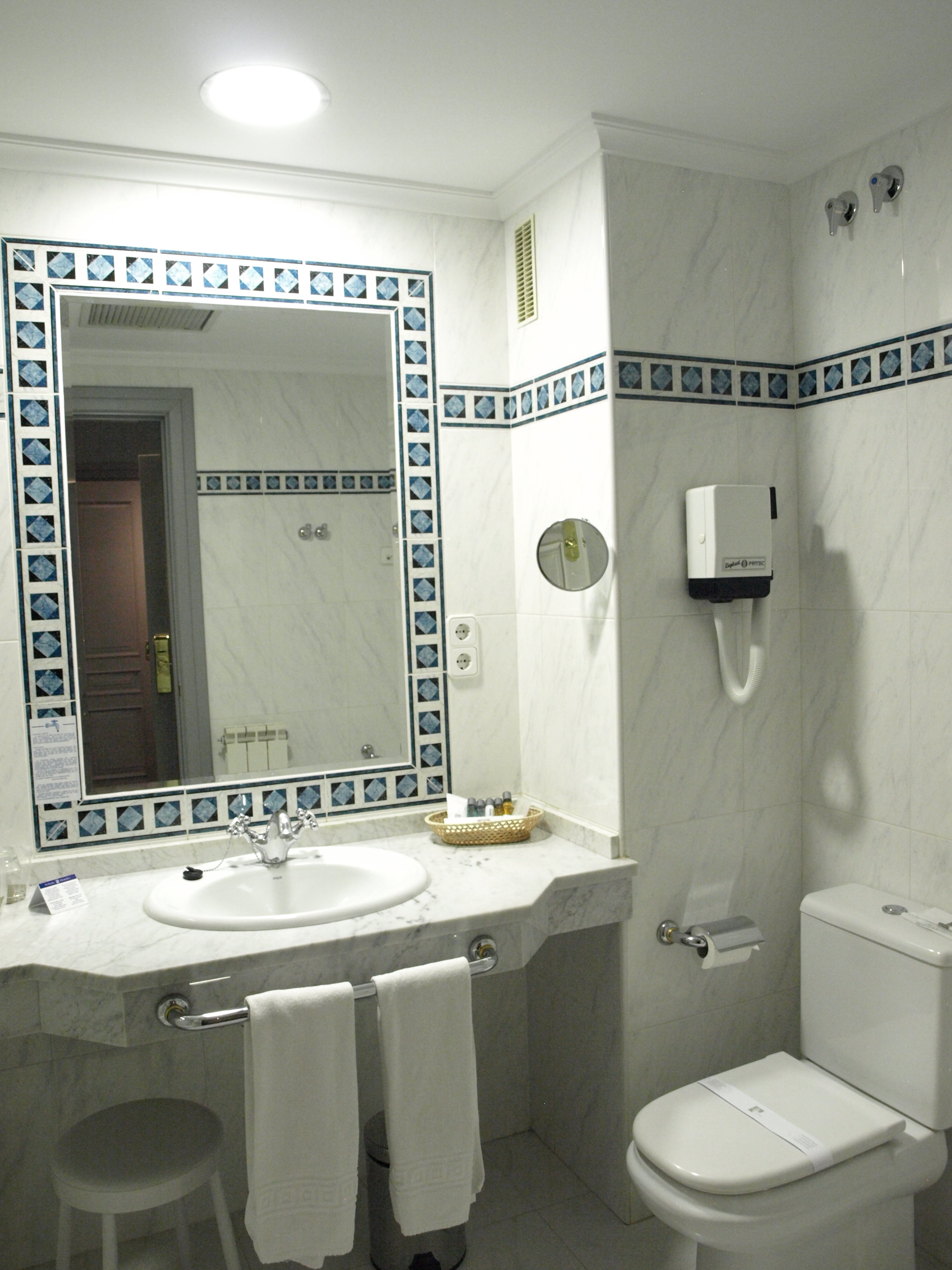 Double or Twin Standard